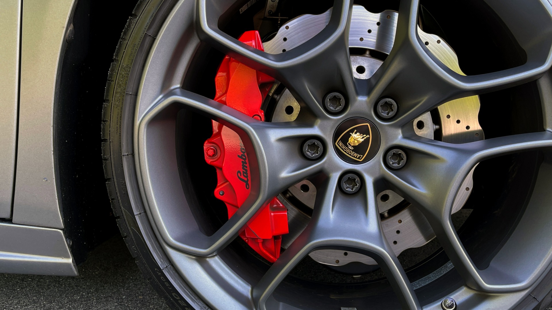 Used 2019 Lamborghini Huracan for sale Sold at Formula Imports in Charlotte NC 28227 18