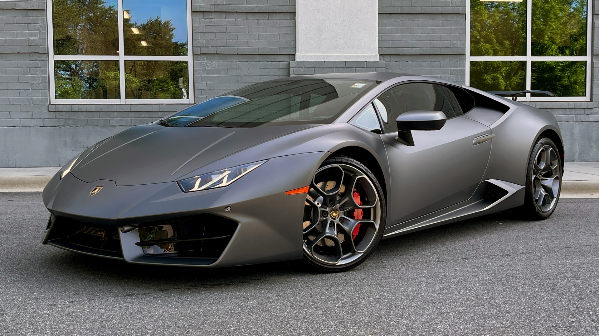 Used 2019 Lamborghini HURACAN LP 580-2 / 5.2L V10 (571HP) / 7-SPD AUTO / RWD / REARVIEW for sale $254,999 at Formula Imports in Charlotte NC 28227 1