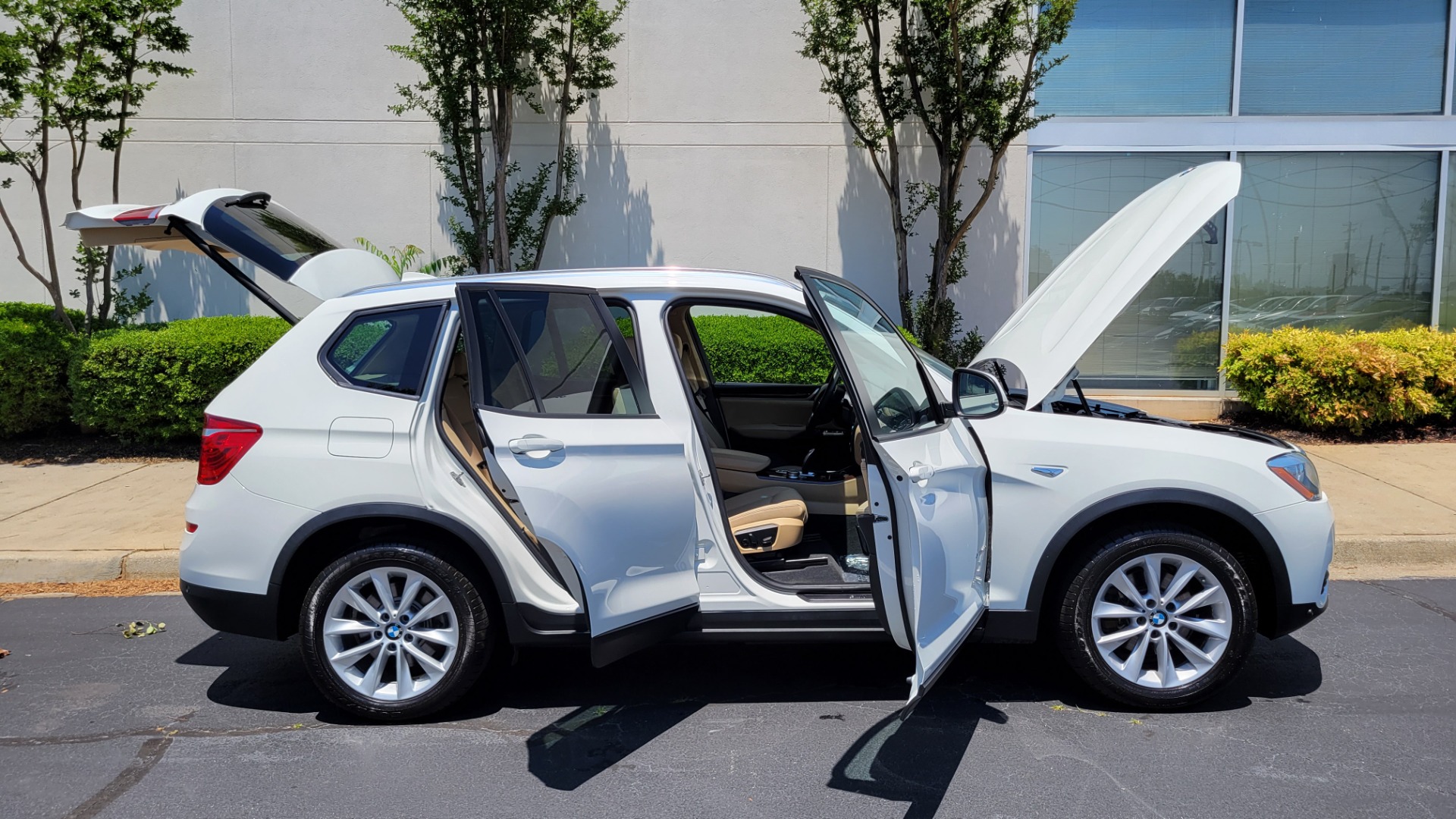 Used 2017 BMW X3 XDRIVE28I PREMIUM / NAV / PANO-ROOF / DRVR ASST / CLD WTHR for sale $30,495 at Formula Imports in Charlotte NC 28227 11
