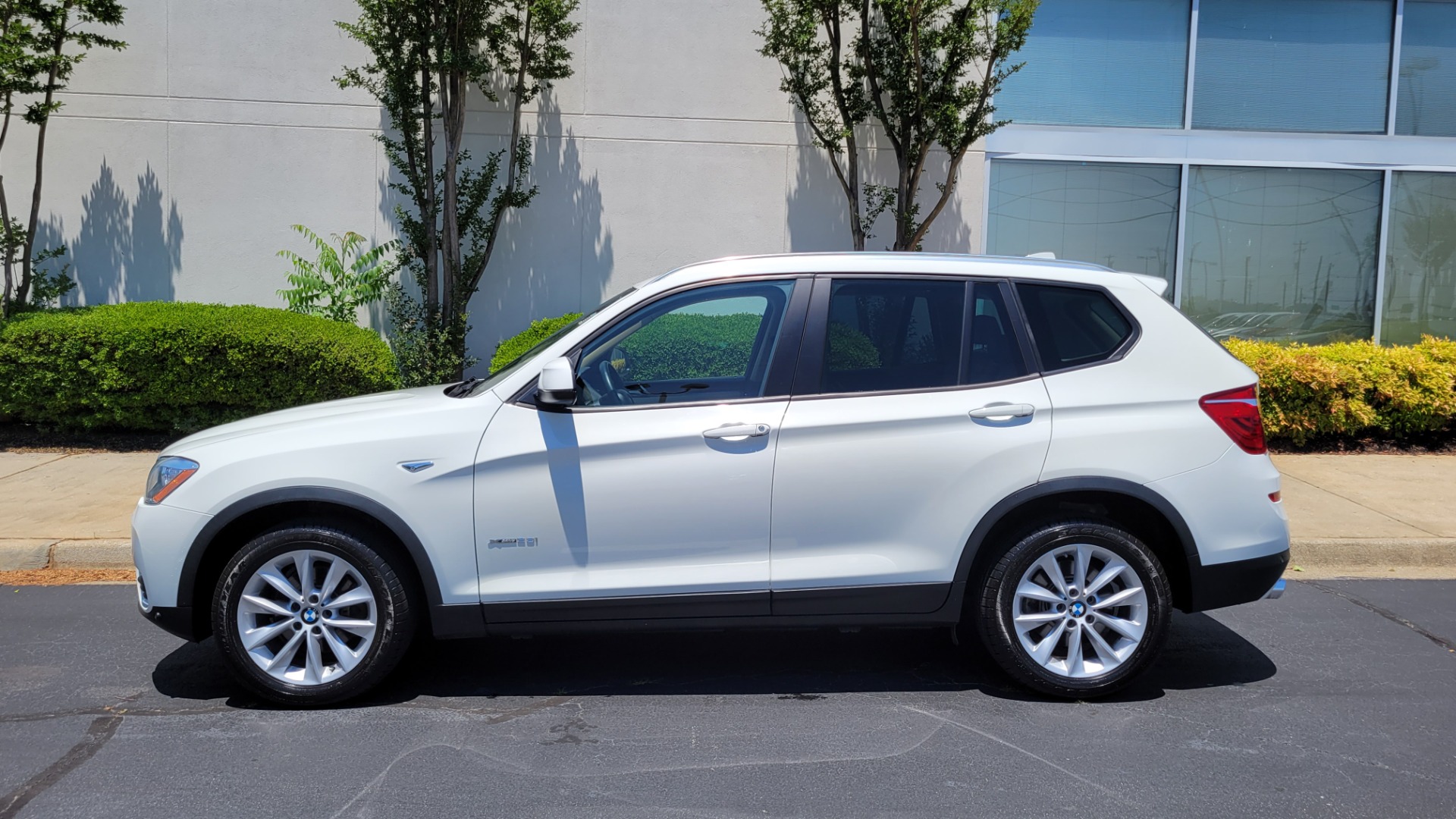 Used 2017 BMW X3 XDRIVE28I PREMIUM / NAV / PANO-ROOF / DRVR ASST / CLD WTHR for sale $30,495 at Formula Imports in Charlotte NC 28227 3