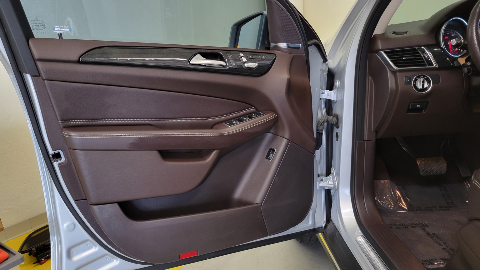 Used 2017 Mercedes-Benz GLE 350 PREMIUM / NAV / PANO-ROOF / H/KJ SND / BSA / REARVIEW for sale Sold at Formula Imports in Charlotte NC 28227 31