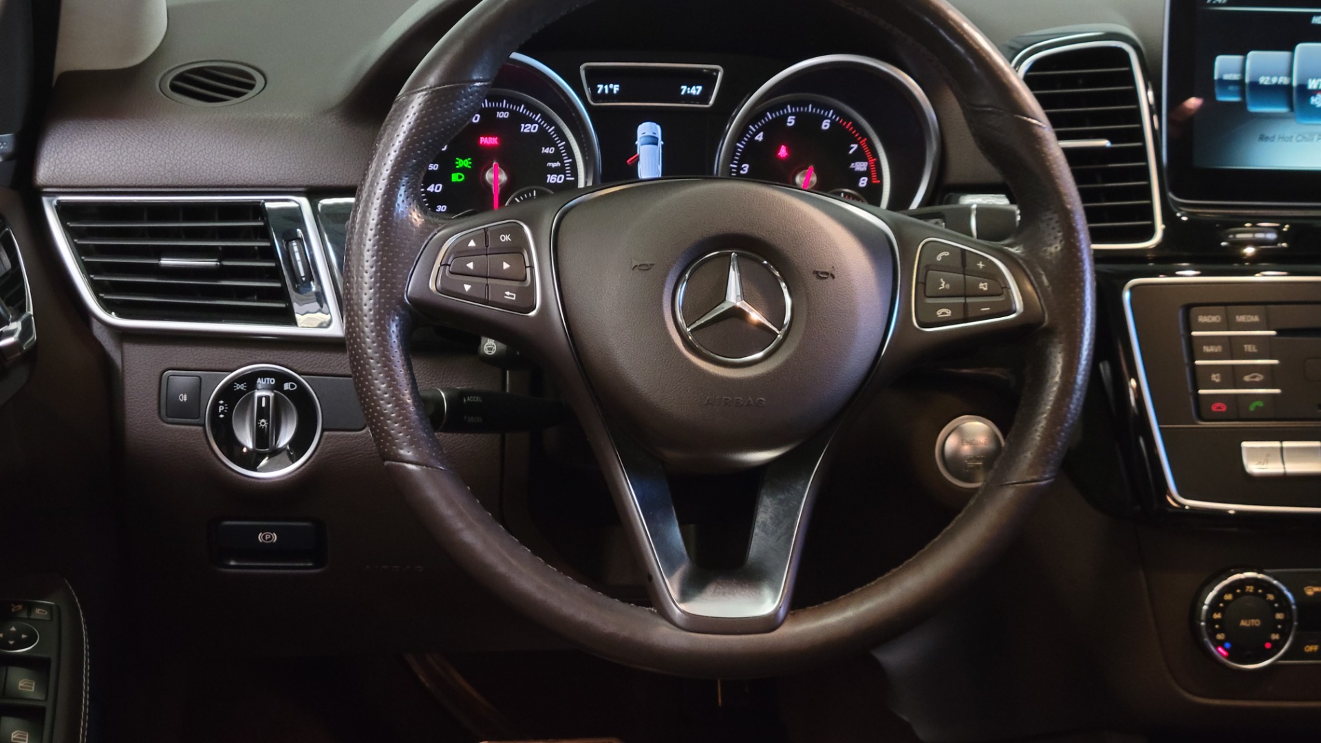 Used 2017 Mercedes-Benz GLE 350 PREMIUM / NAV / PANO-ROOF / H/KJ SND / BSA / REARVIEW for sale Sold at Formula Imports in Charlotte NC 28227 39