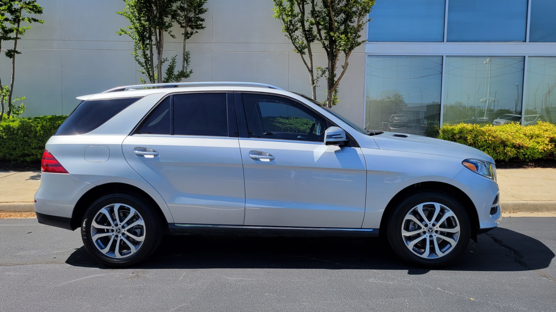 Used 2017 Mercedes-Benz GLE 350 PREMIUM / NAV / PANO-ROOF / H/KJ SND / BSA / REARVIEW for sale Sold at Formula Imports in Charlotte NC 28227 7