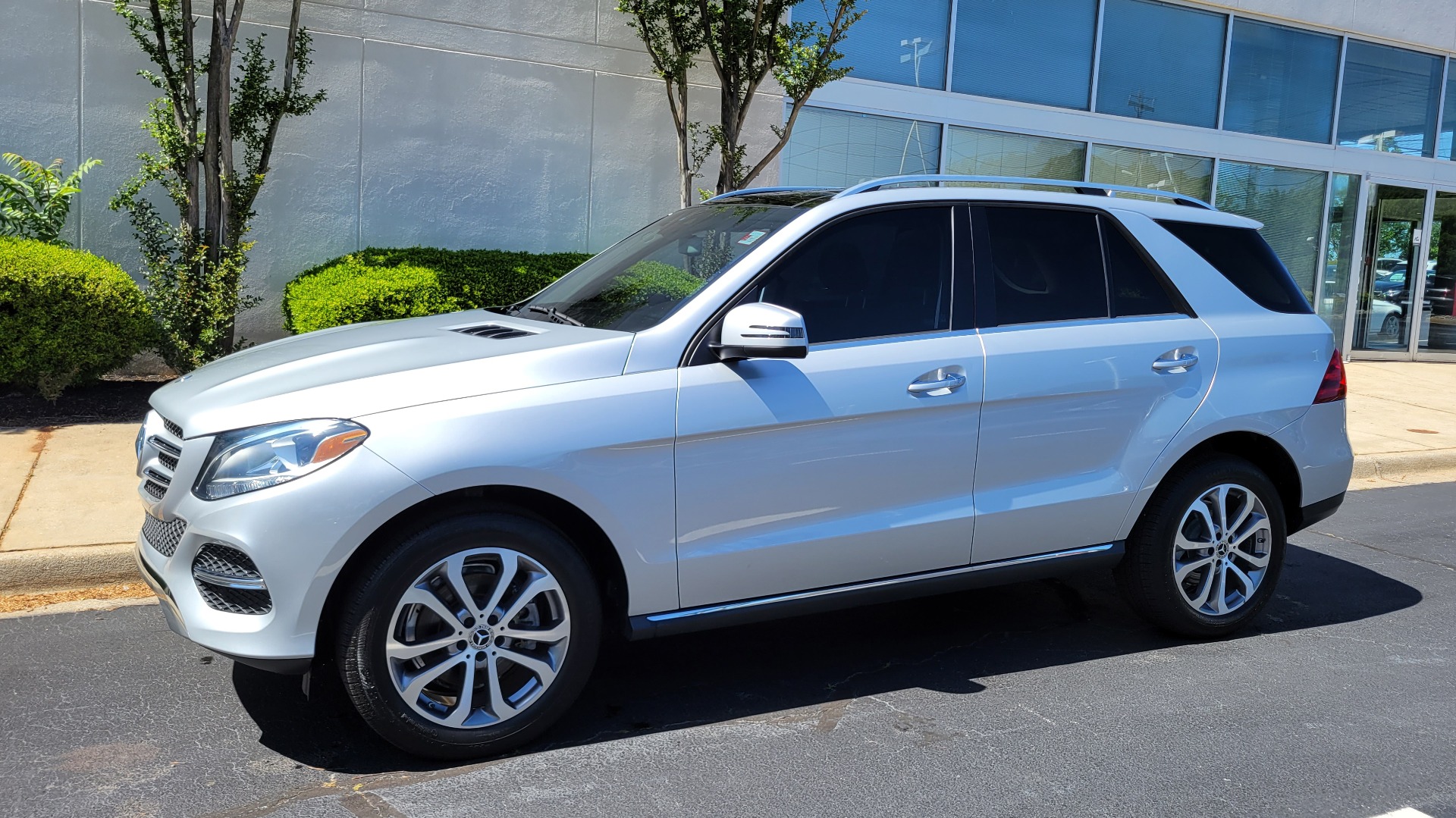 Used 2017 Mercedes-Benz GLE 350 PREMIUM / NAV / PANO-ROOF / H/KJ SND / BSA / REARVIEW for sale Sold at Formula Imports in Charlotte NC 28227 1
