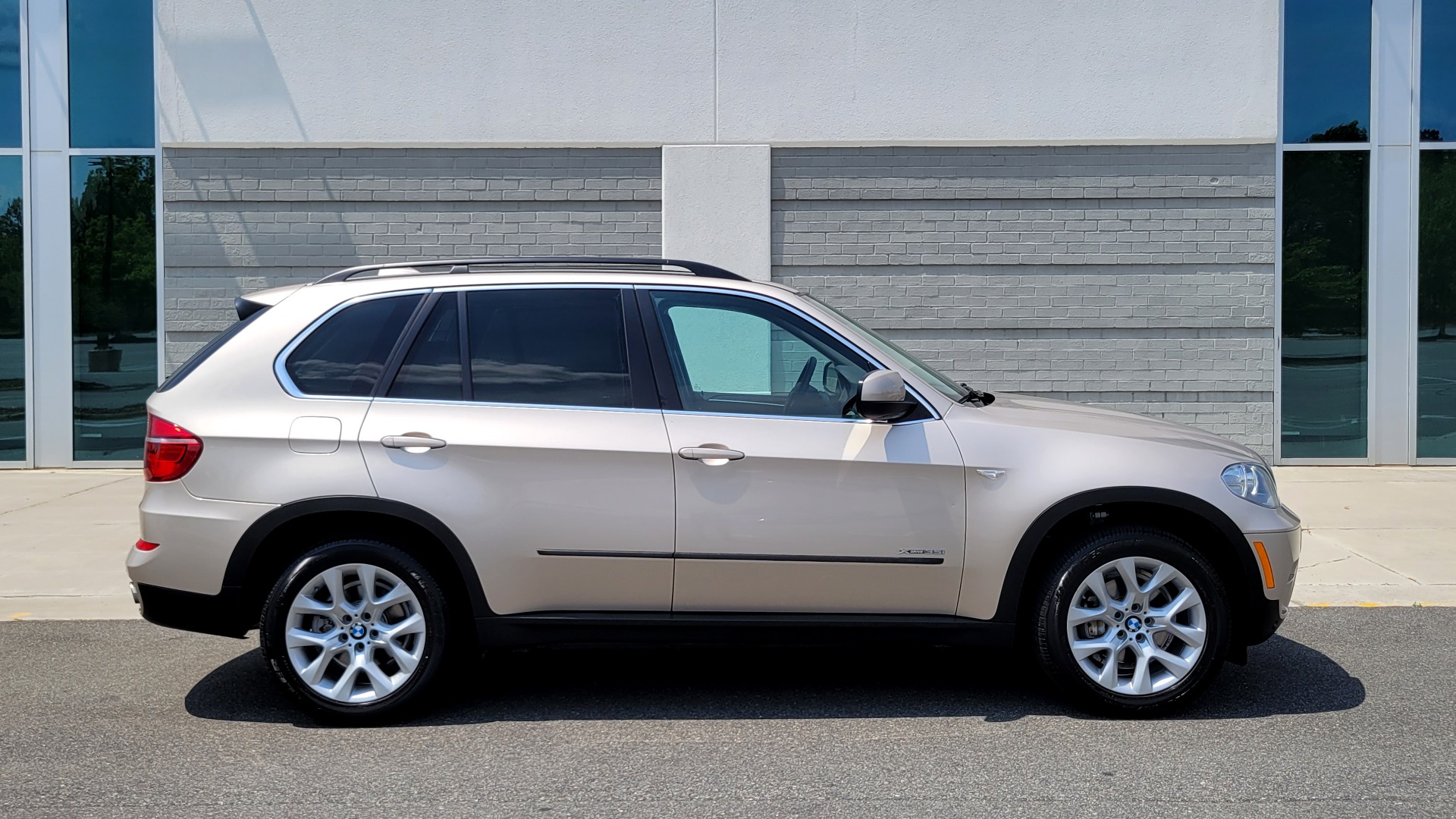 Used 2013 BMW X5 XDRIVE35I PREMIUM / NAV / CONV PKG / PANO-ROOF / ACTIVE CRUISE for sale Sold at Formula Imports in Charlotte NC 28227 9