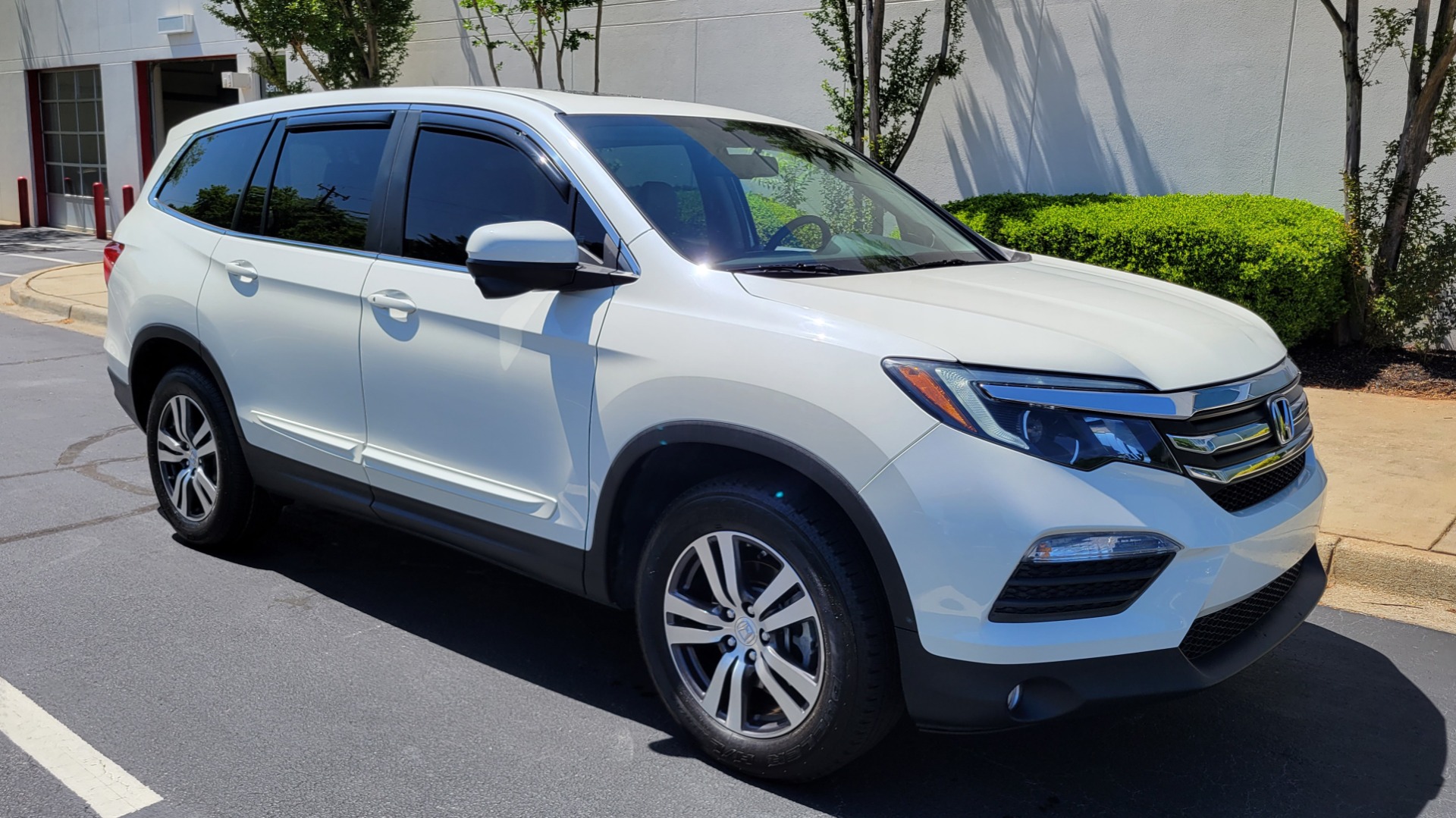 Used 2017 Honda PILOT EX-L AWD / 3.5L V6 / AUTO / SUNROOF / 3-ROW / REARVIEW for sale Sold at Formula Imports in Charlotte NC 28227 5