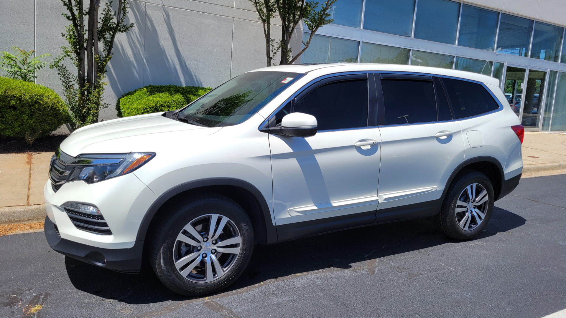 Used 2017 Honda PILOT EX-L AWD / 3.5L V6 / AUTO / SUNROOF / 3-ROW / REARVIEW for sale Sold at Formula Imports in Charlotte NC 28227 1