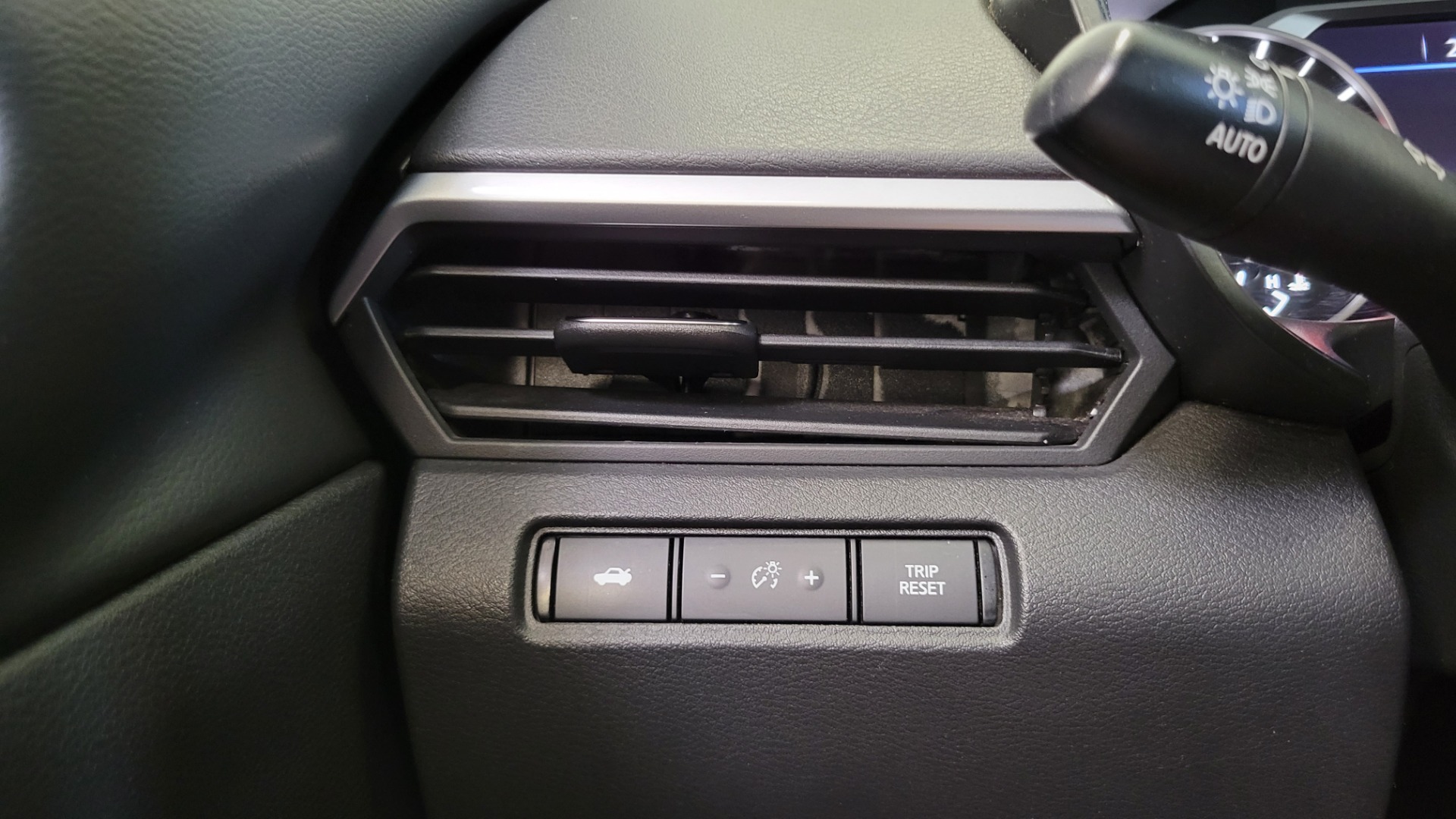 Used 2020 Nissan ALTIMA 2.5 S SEDAN / CVT TRANS / APPLE CARPLAY / REARVIEW for sale Sold at Formula Imports in Charlotte NC 28227 34
