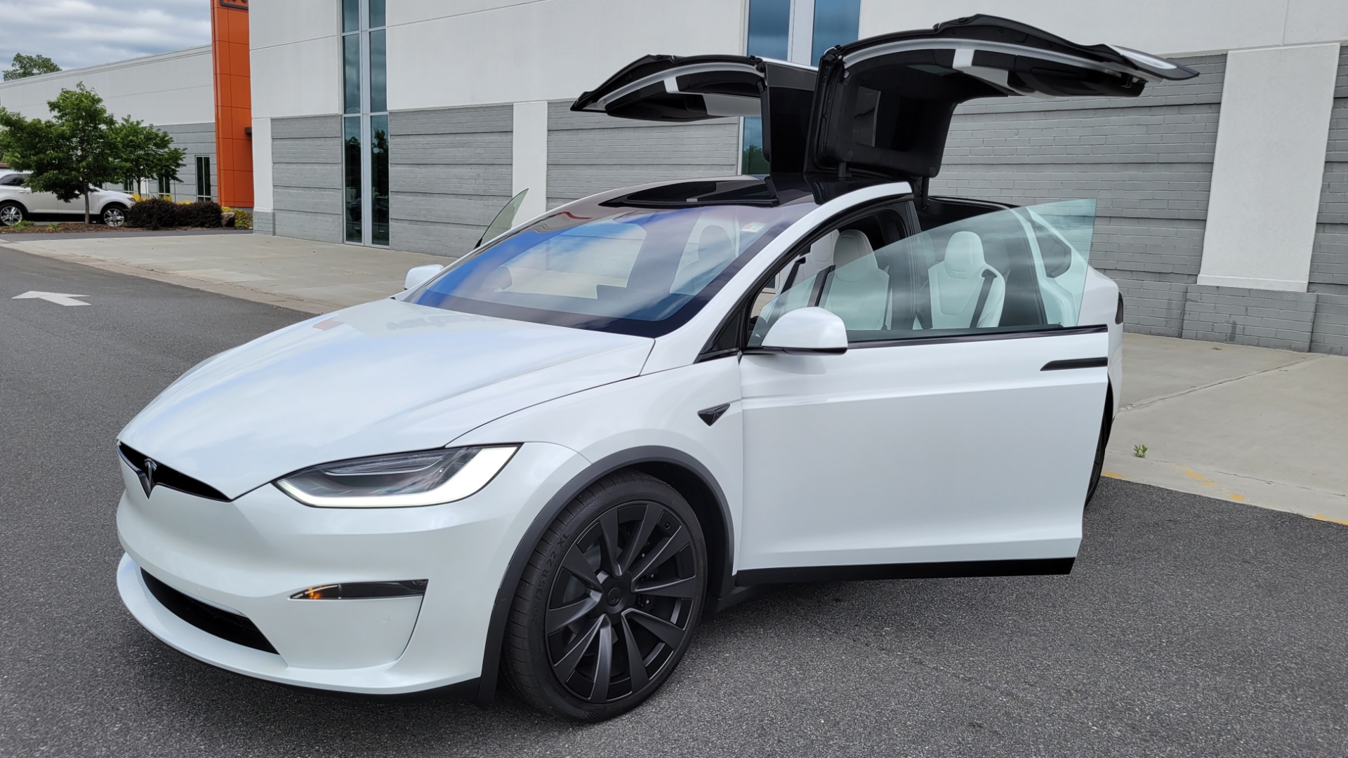 Used 2022 Tesla MODEL X PLAID 1020HP AWD SEDAN / NAV / GLASS ROOF / 3-ROWS / REARVIEW/ LOW MILES for sale Sold at Formula Imports in Charlotte NC 28227 11