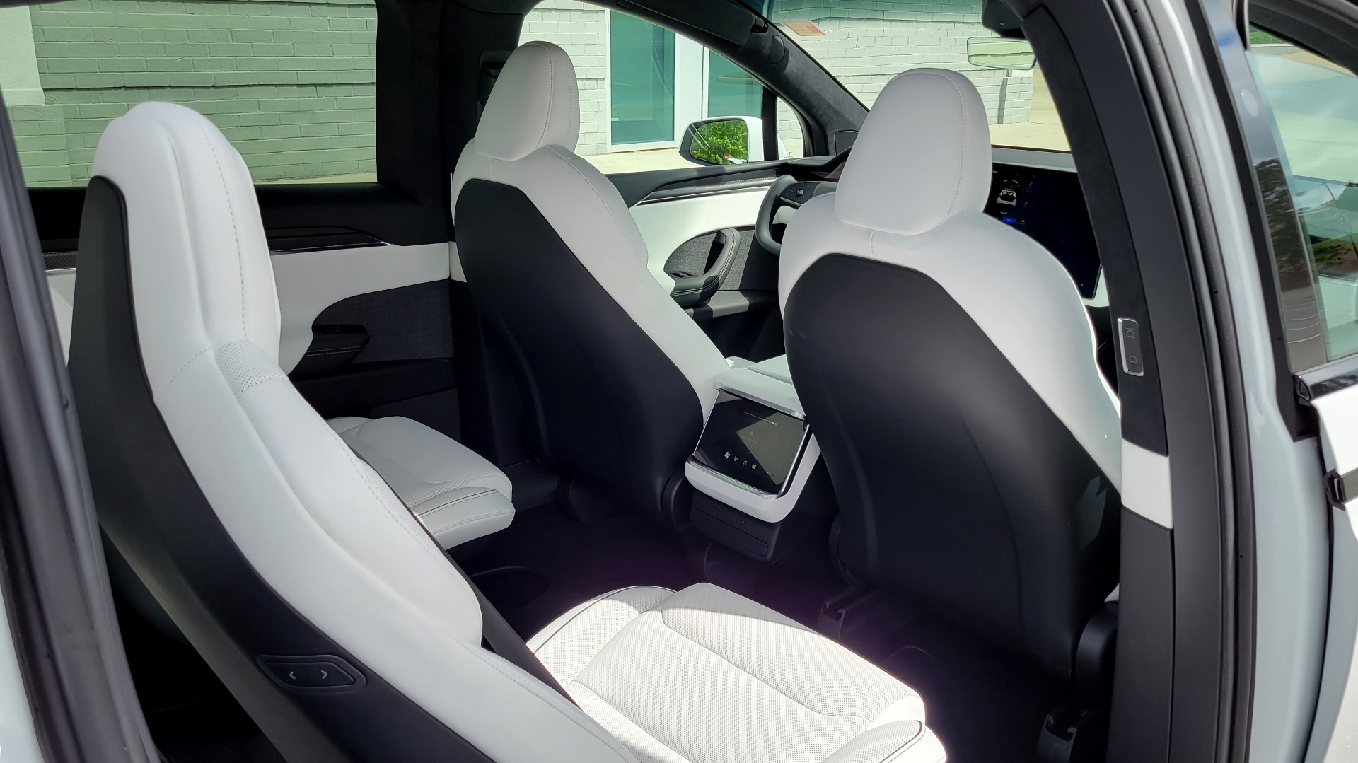 Used 2022 Tesla MODEL X PLAID 1020HP AWD SEDAN / NAV / GLASS ROOF / 3-ROWS / REARVIEW/ LOW MILES for sale Sold at Formula Imports in Charlotte NC 28227 24
