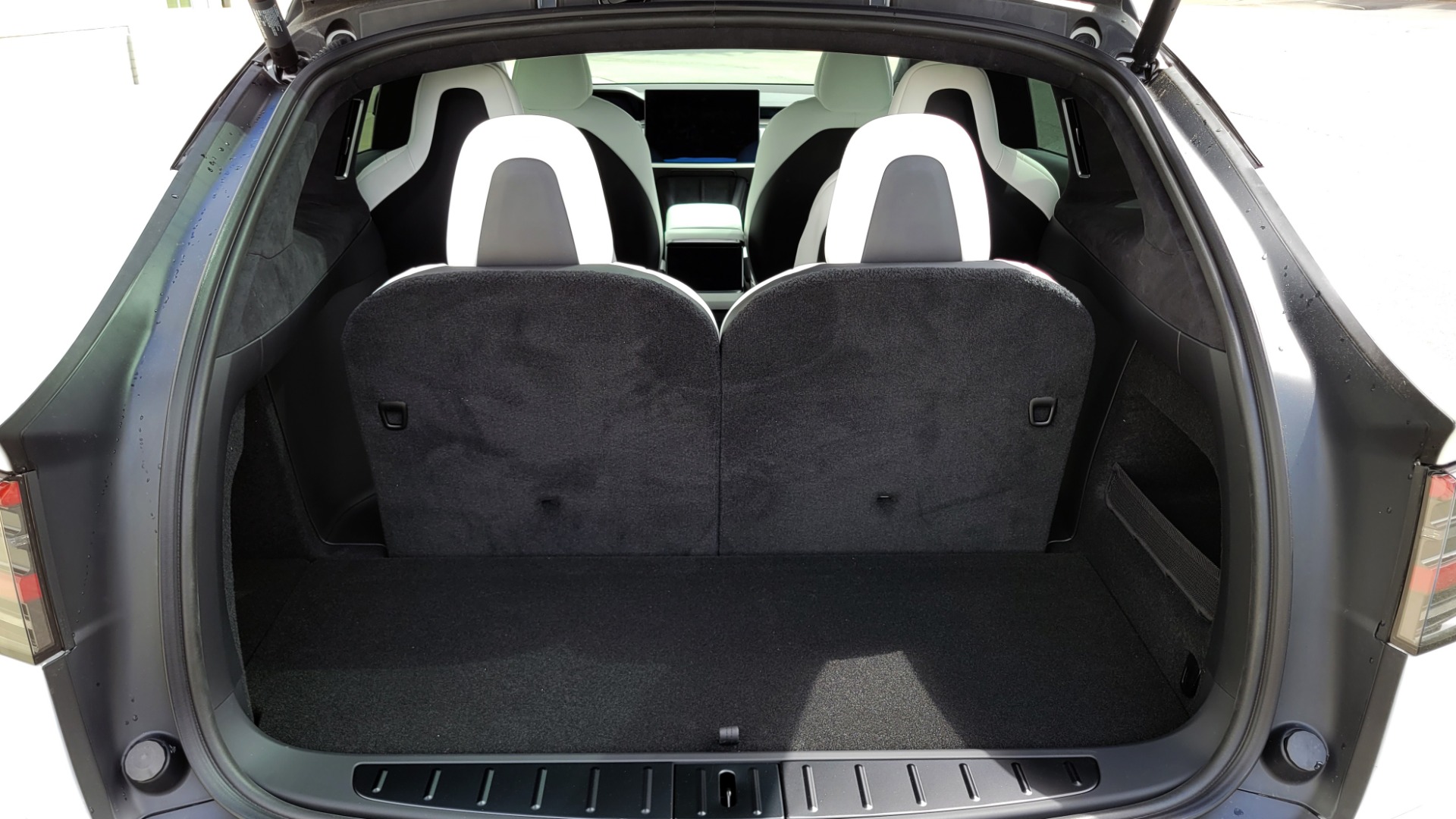Used 2022 Tesla MODEL X PLAID 1020HP AWD SEDAN / NAV / GLASS ROOF / 3-ROWS / REARVIEW/ LOW MILES for sale Sold at Formula Imports in Charlotte NC 28227 25