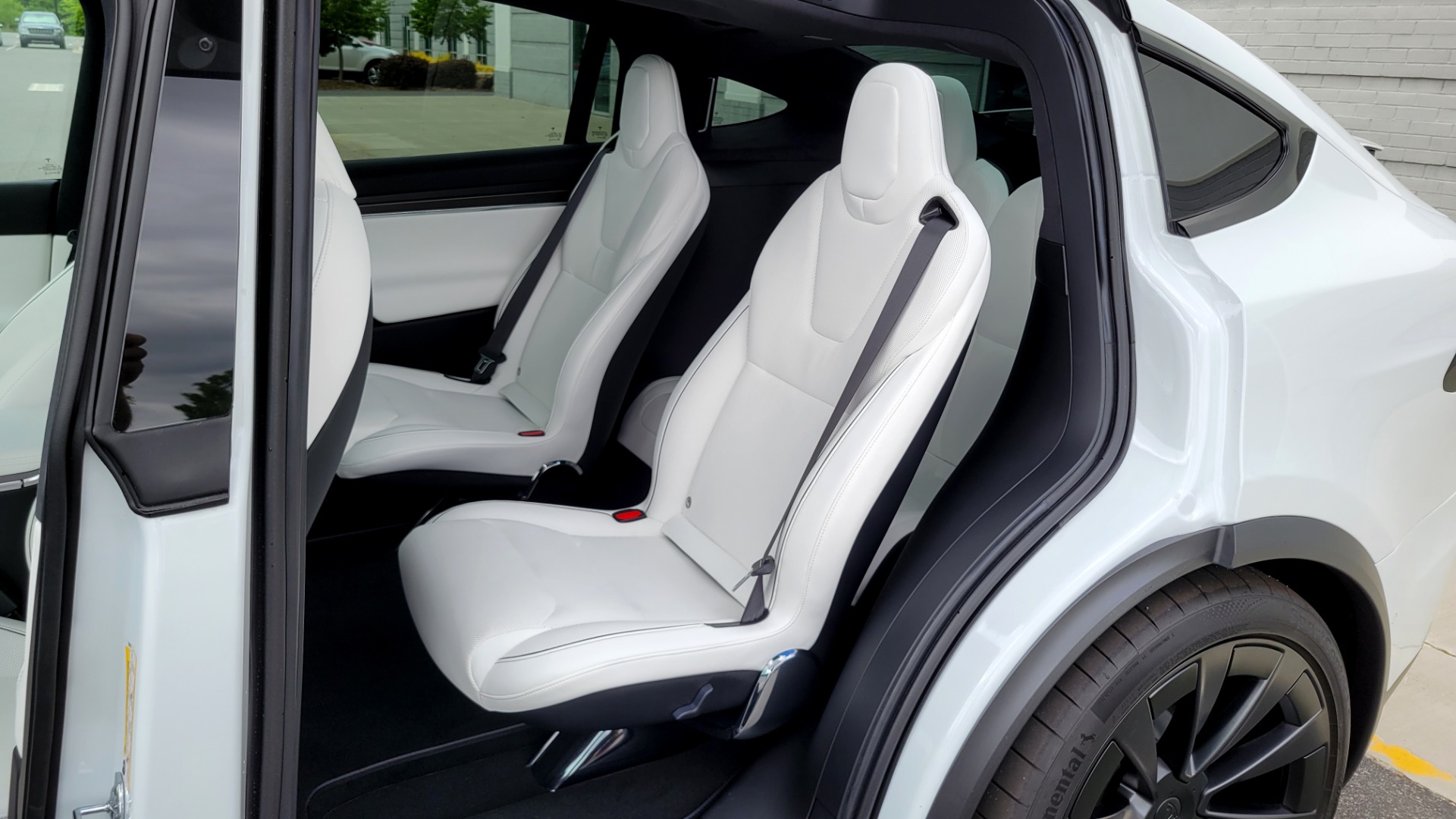 Used 2022 Tesla MODEL X PLAID 1020HP AWD SEDAN / NAV / GLASS ROOF / 3-ROWS / REARVIEW/ LOW MILES for sale Sold at Formula Imports in Charlotte NC 28227 42
