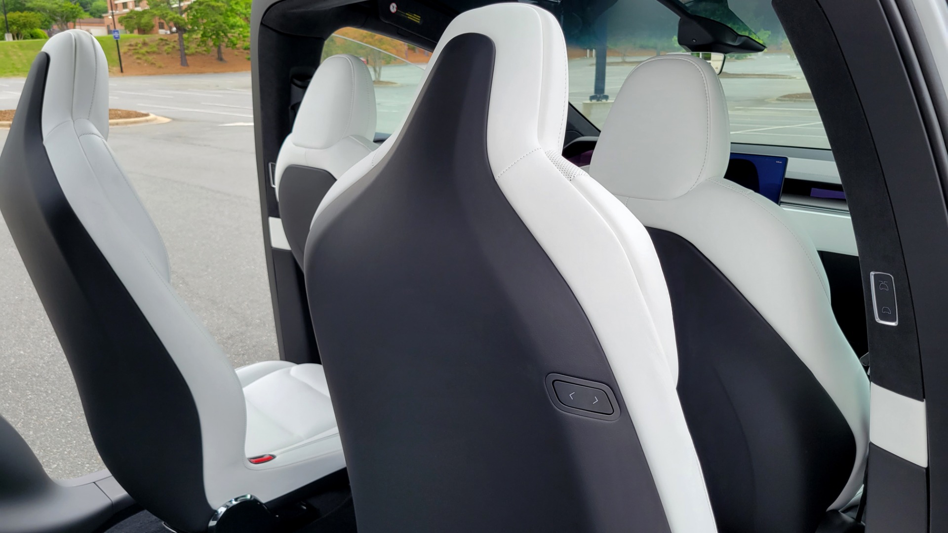 Used 2022 Tesla MODEL X PLAID 1020HP AWD SEDAN / NAV / GLASS ROOF / 3-ROWS / REARVIEW/ LOW MILES for sale Sold at Formula Imports in Charlotte NC 28227 46