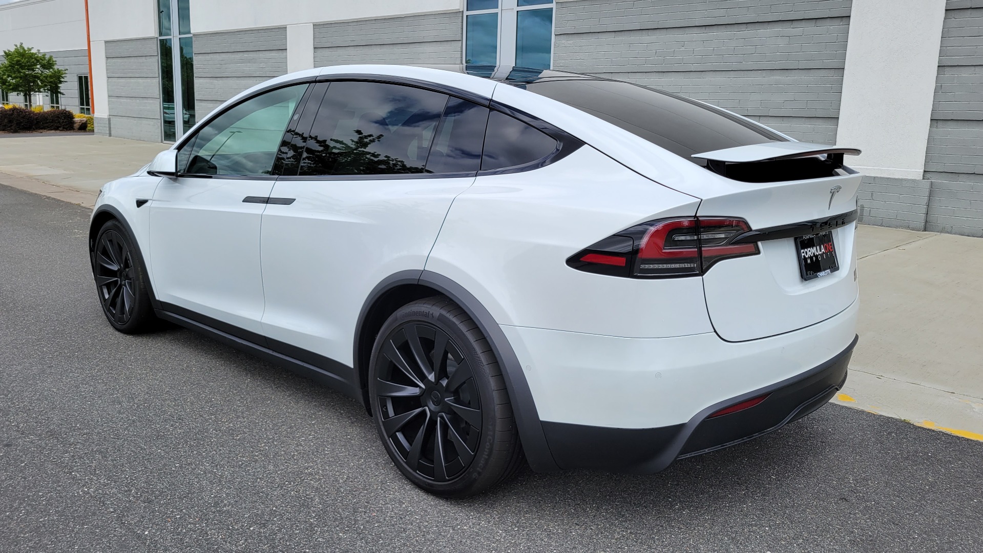 Used 2022 Tesla MODEL X PLAID 1020HP AWD SEDAN / NAV / GLASS ROOF / 3-ROWS / REARVIEW/ LOW MILES for sale Sold at Formula Imports in Charlotte NC 28227 5