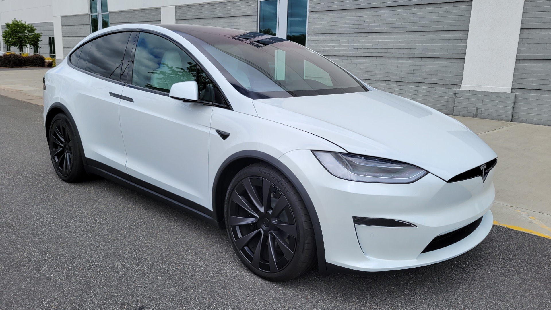 Used 2022 Tesla MODEL X PLAID 1020HP AWD SEDAN / NAV / GLASS ROOF / 3-ROWS / REARVIEW/ LOW MILES for sale Sold at Formula Imports in Charlotte NC 28227 8