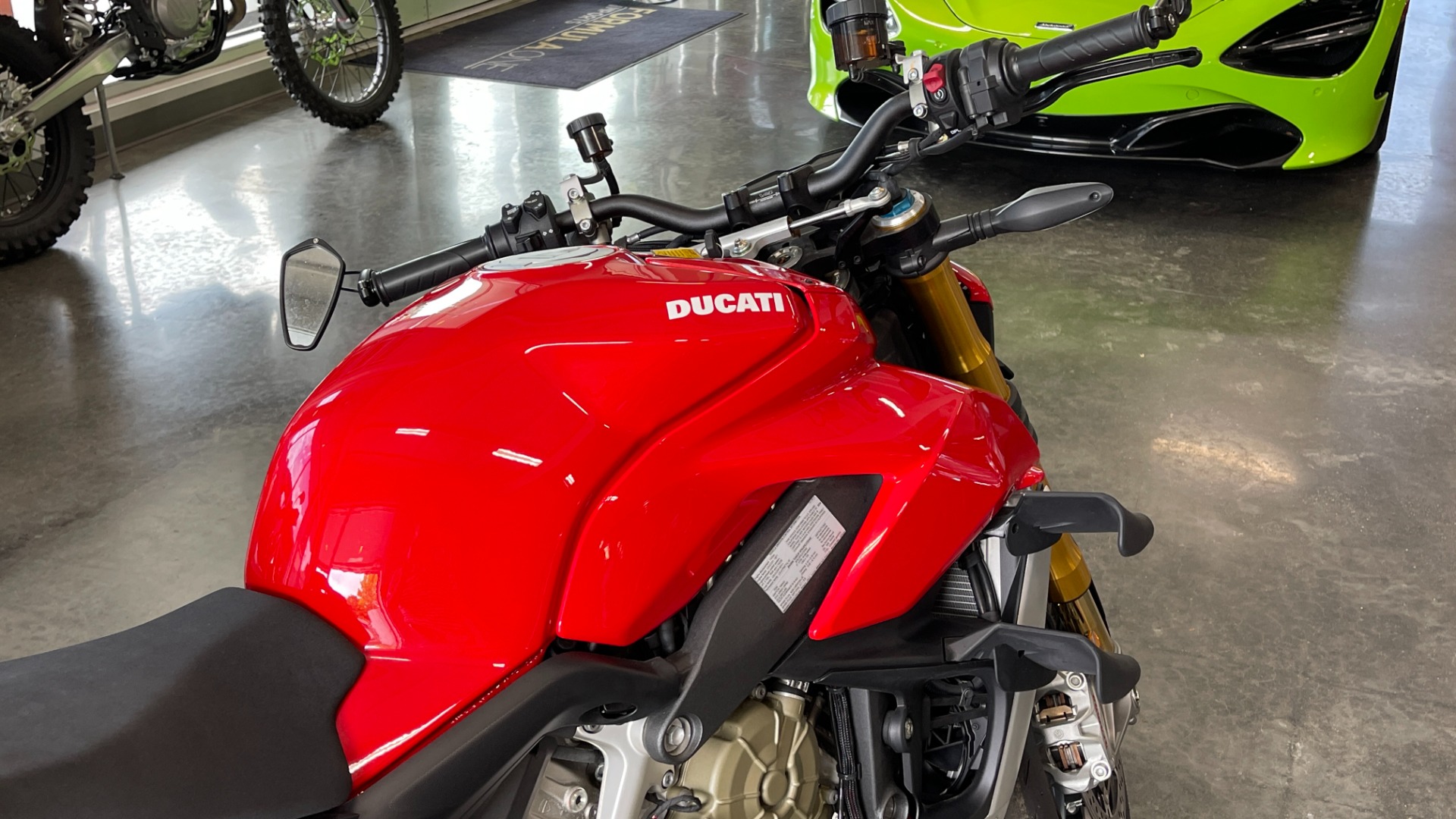 Used 2020 Ducati STREETFIGHTER V4S 1100CC MOTORCYCLE / 208HP (153 kW) / LIKE NEW for sale $24,599 at Formula Imports in Charlotte NC 28227 17