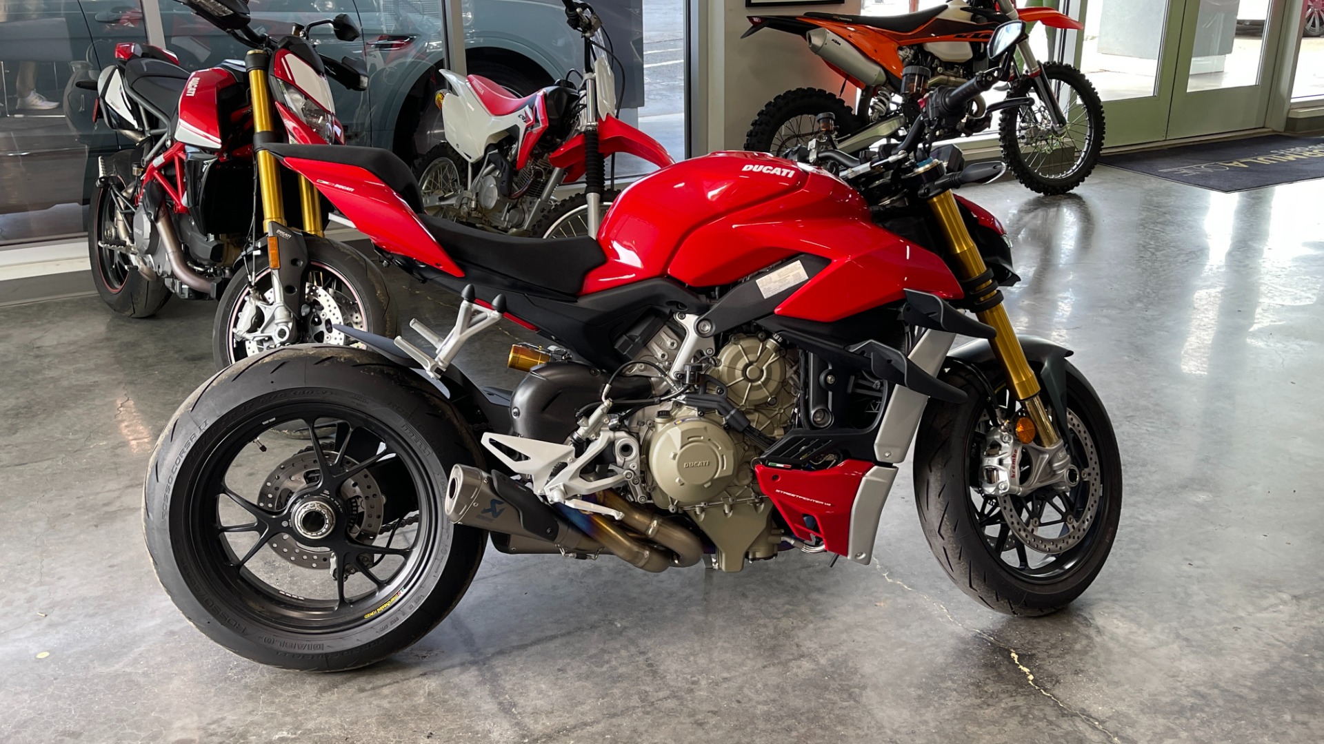 Used 2020 Ducati STREETFIGHTER V4S 1100CC MOTORCYCLE / 208HP (153 kW) / LIKE NEW for sale $24,599 at Formula Imports in Charlotte NC 28227 3