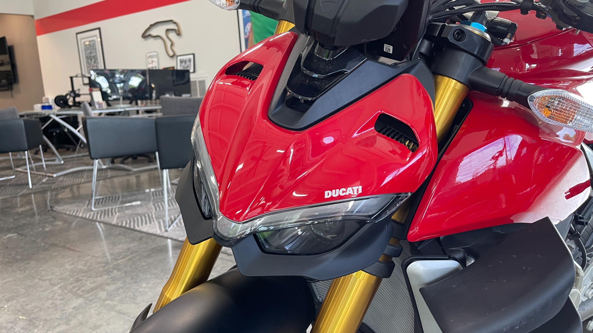Used 2020 Ducati STREETFIGHTER V4S 1100CC MOTORCYCLE / 208HP (153 kW) / LIKE NEW for sale $24,599 at Formula Imports in Charlotte NC 28227 8