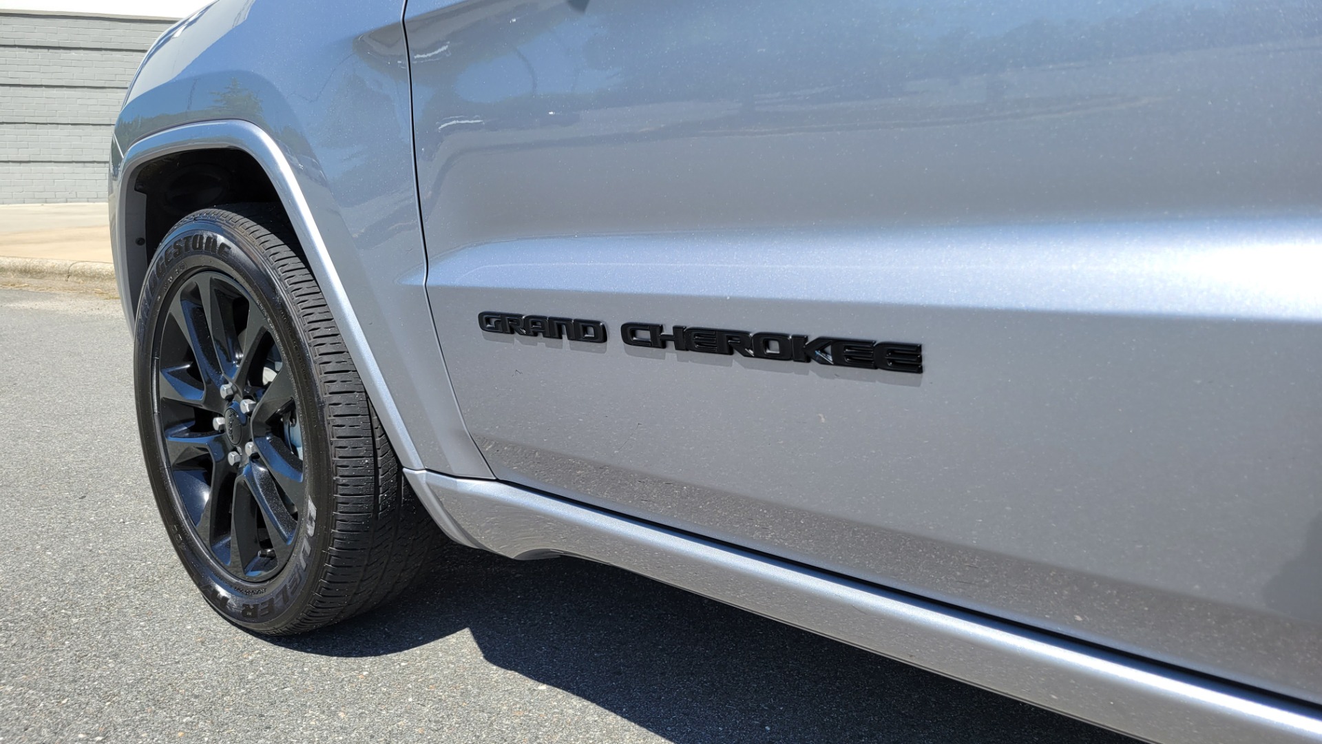 Used 2021 Jeep GRAND CHEROKEE LAREDO X / 3.6L / 4X4 / NAV / ALTITUDE PKG / LEATHER / REARVIEW for sale Sold at Formula Imports in Charlotte NC 28227 10