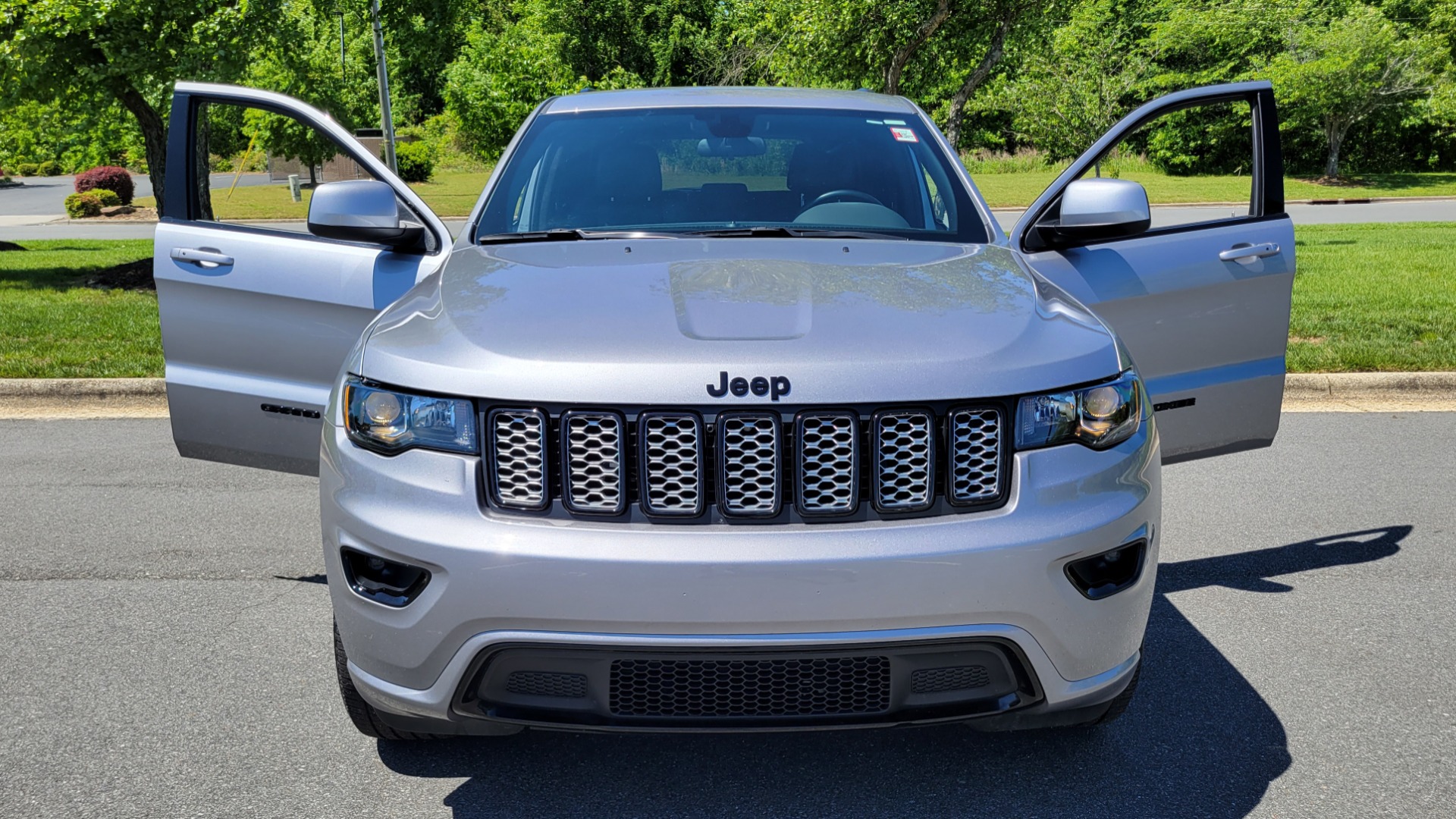 Used 2021 Jeep GRAND CHEROKEE LAREDO X / 3.6L / 4X4 / NAV / ALTITUDE PKG / LEATHER / REARVIEW for sale Sold at Formula Imports in Charlotte NC 28227 22