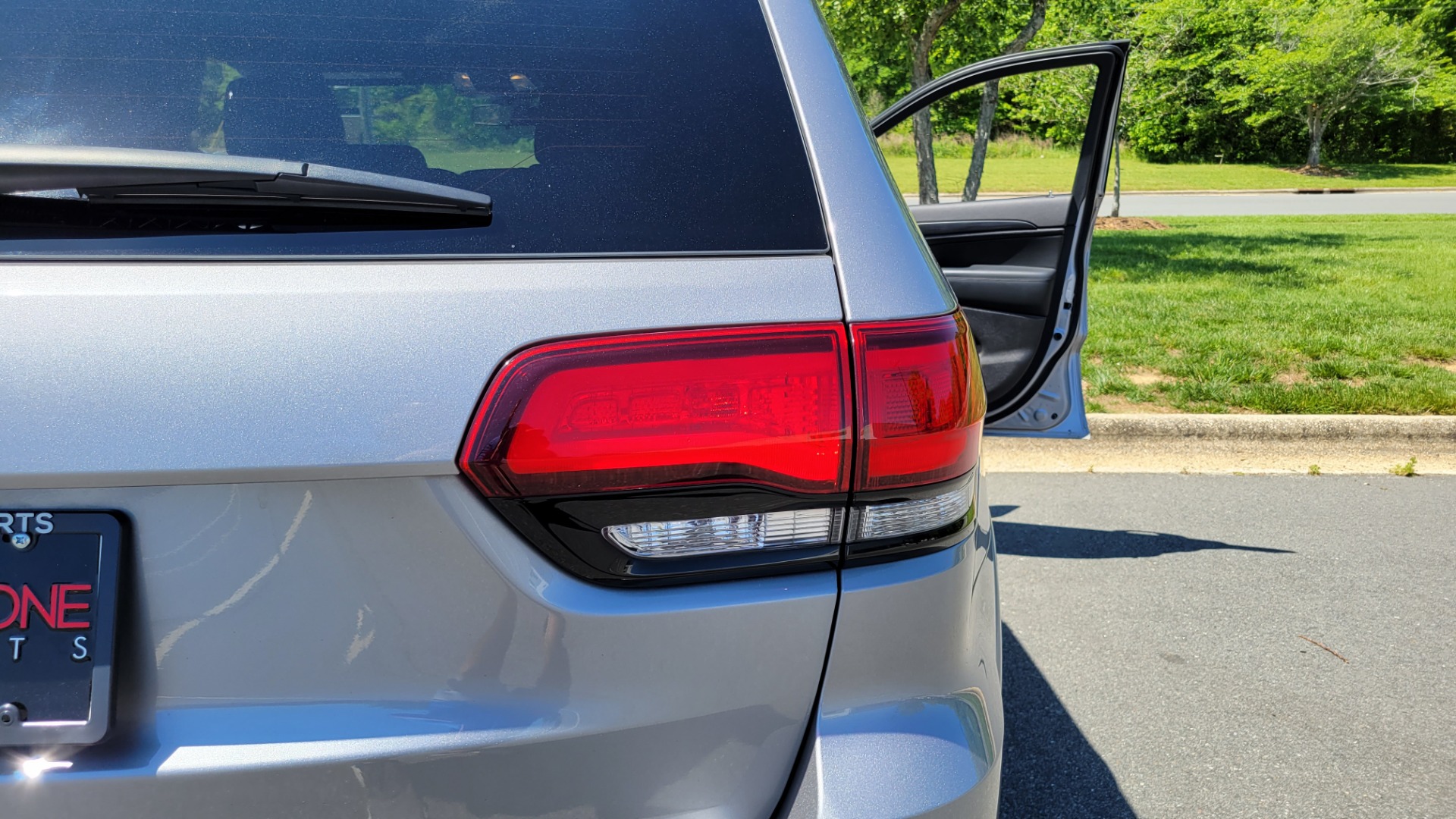 Used 2021 Jeep GRAND CHEROKEE LAREDO X / 3.6L / 4X4 / NAV / ALTITUDE PKG / LEATHER / REARVIEW for sale Sold at Formula Imports in Charlotte NC 28227 30