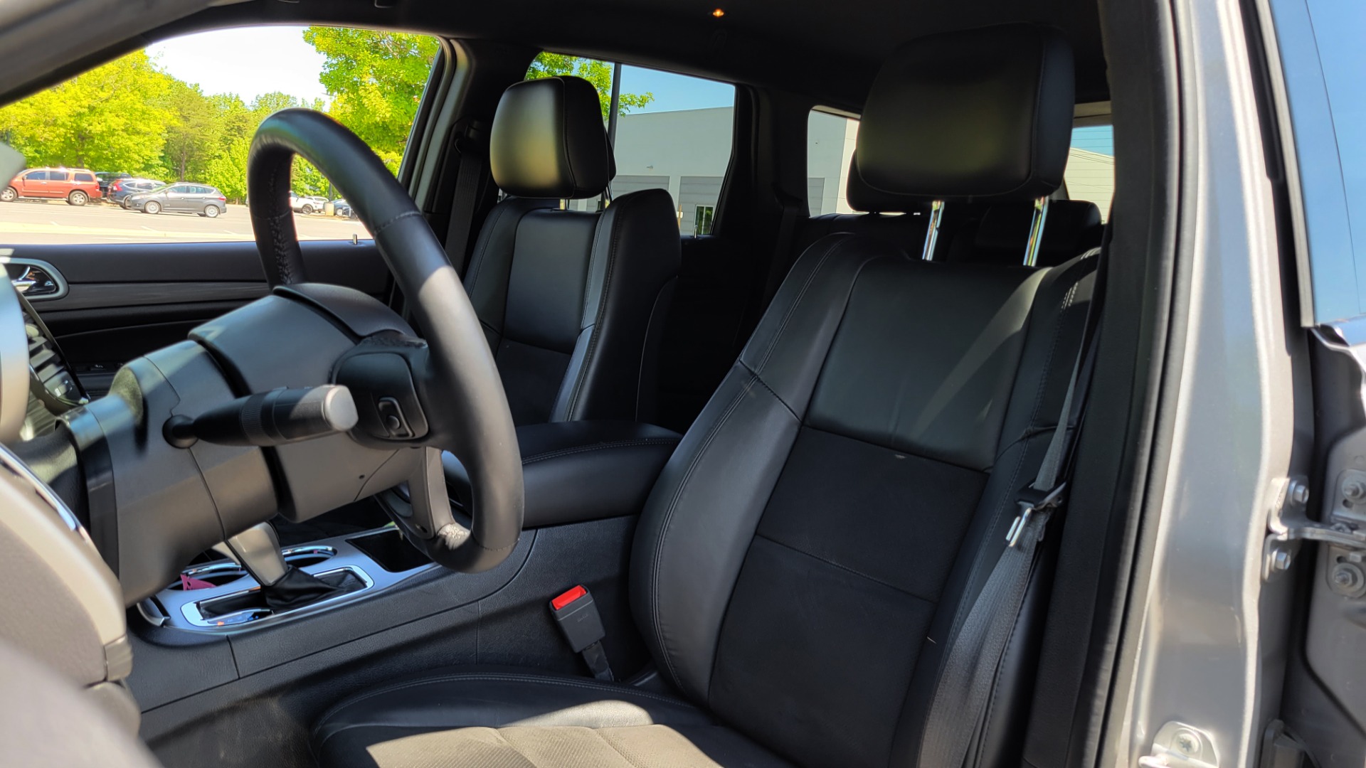 Used 2021 Jeep GRAND CHEROKEE LAREDO X / 3.6L / 4X4 / NAV / ALTITUDE PKG / LEATHER / REARVIEW for sale Sold at Formula Imports in Charlotte NC 28227 35