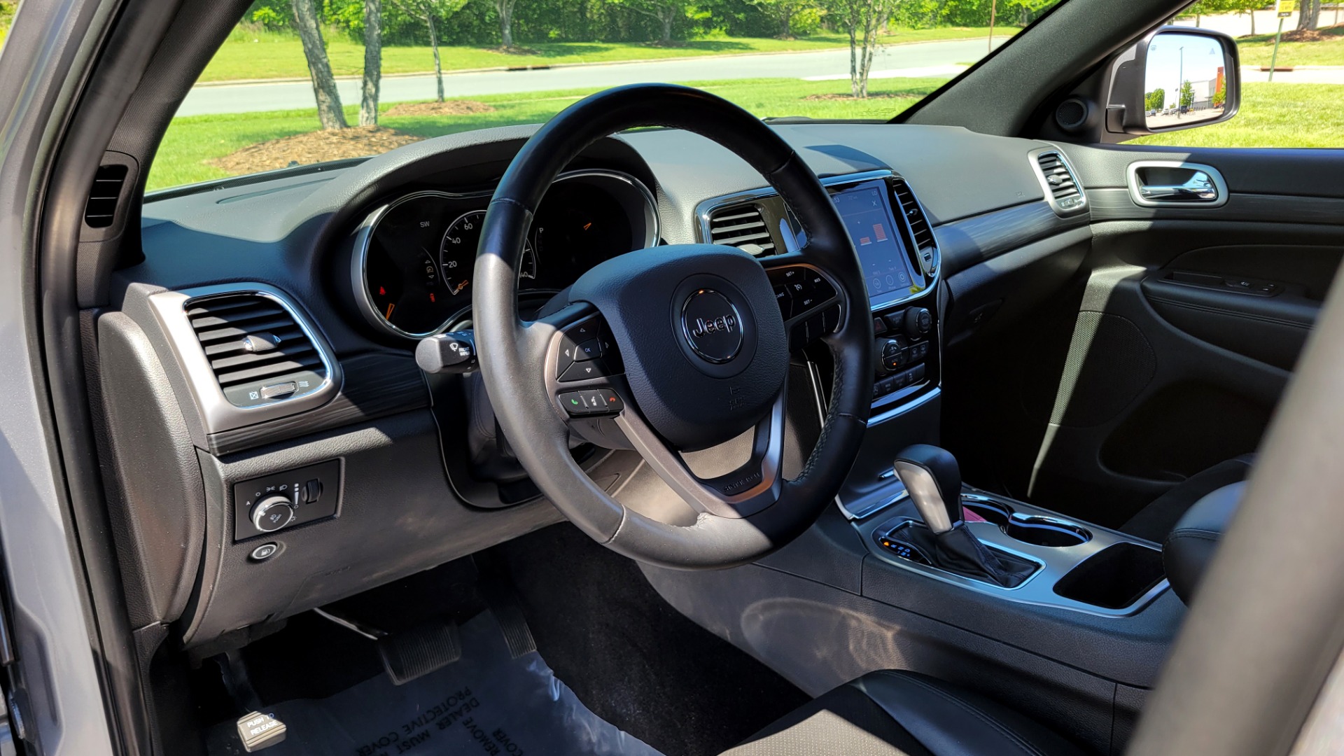 Used 2021 Jeep GRAND CHEROKEE LAREDO X / 3.6L / 4X4 / NAV / ALTITUDE PKG / LEATHER / REARVIEW for sale $39,995 at Formula Imports in Charlotte NC 28227 36