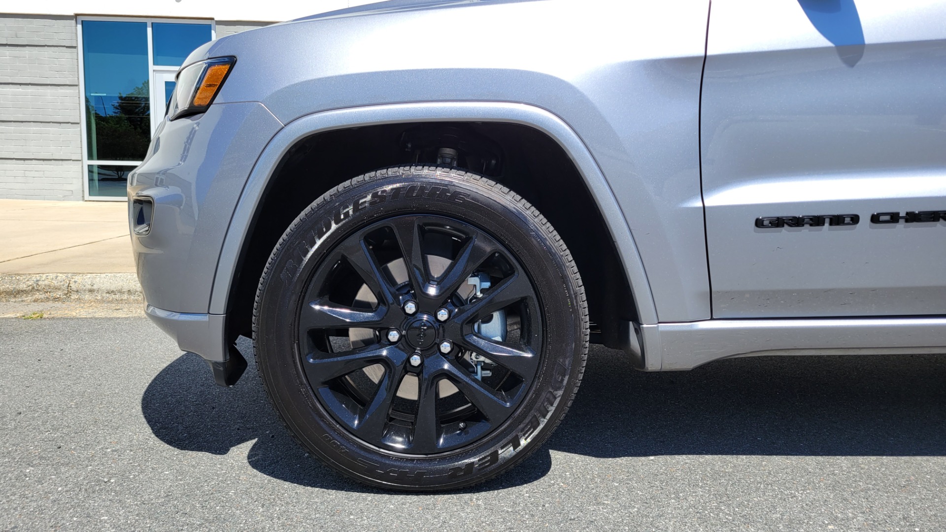 Used 2021 Jeep GRAND CHEROKEE LAREDO X / 3.6L / 4X4 / NAV / ALTITUDE PKG / LEATHER / REARVIEW for sale Sold at Formula Imports in Charlotte NC 28227 80