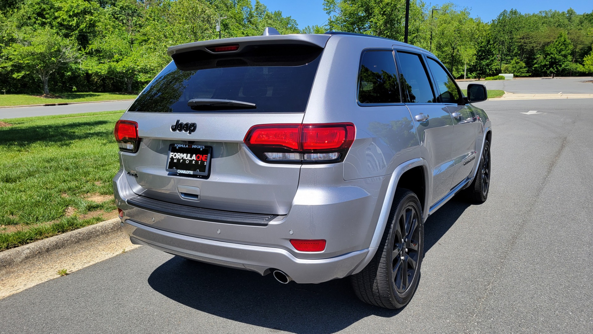 Used 2021 Jeep GRAND CHEROKEE LAREDO X / 3.6L / 4X4 / NAV / ALTITUDE PKG / LEATHER / REARVIEW for sale $37,995 at Formula Imports in Charlotte NC 28227 9