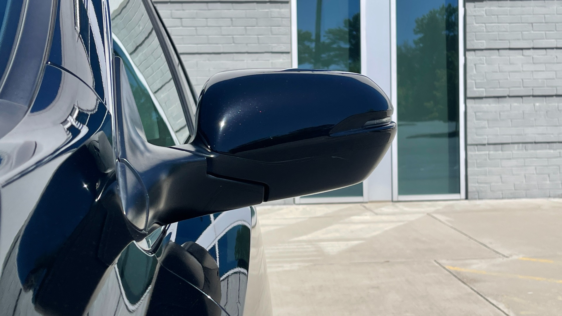 Used 2017 Honda CR-V EX-L / 1.5L TURBO / SUNROOF / BLIND SPOT SYSTEM / REARVIEW for sale Sold at Formula Imports in Charlotte NC 28227 16