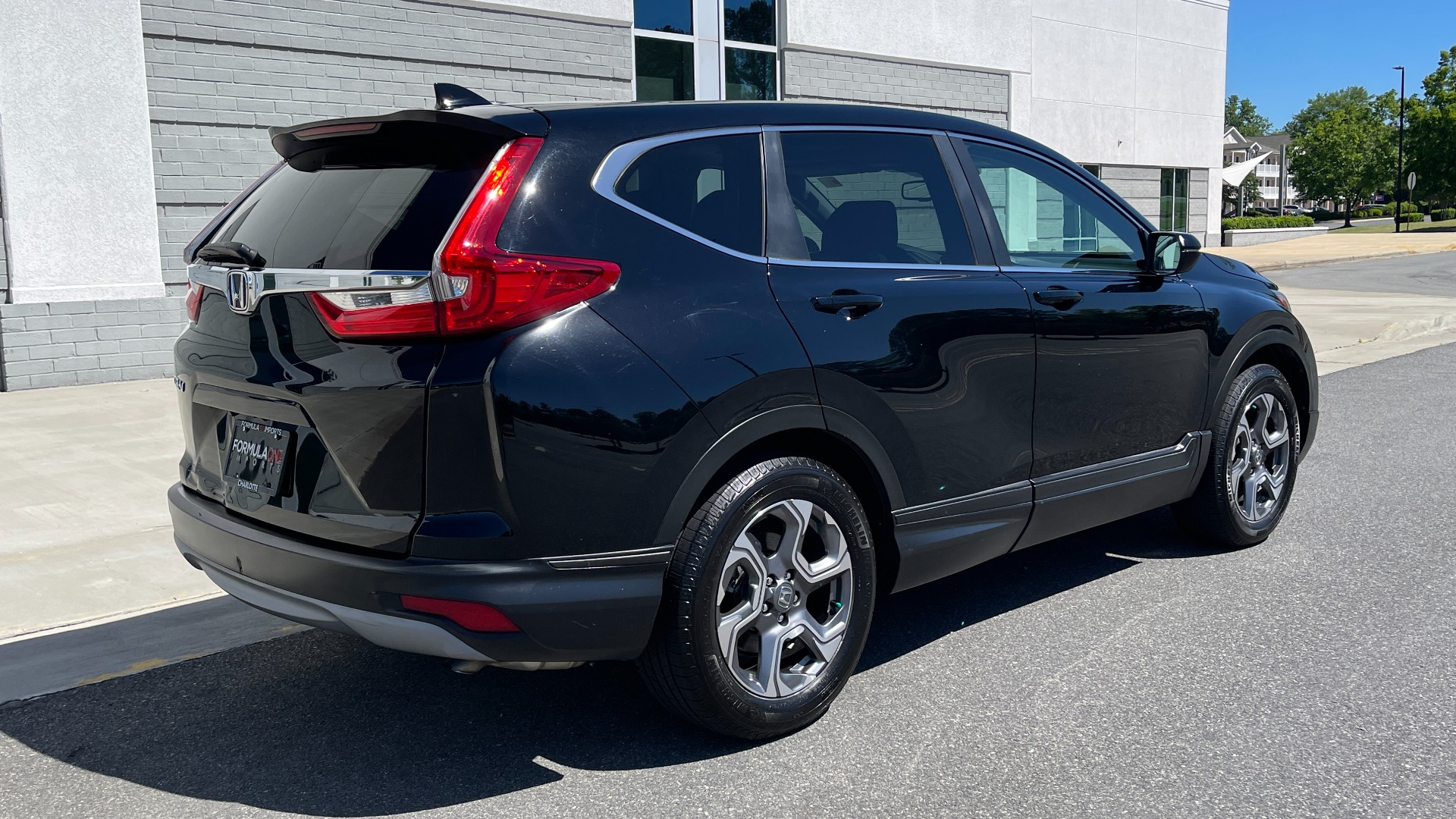 Used 2017 Honda CR-V EX-L / 1.5L TURBO / SUNROOF / BLIND SPOT SYSTEM / REARVIEW for sale Sold at Formula Imports in Charlotte NC 28227 2