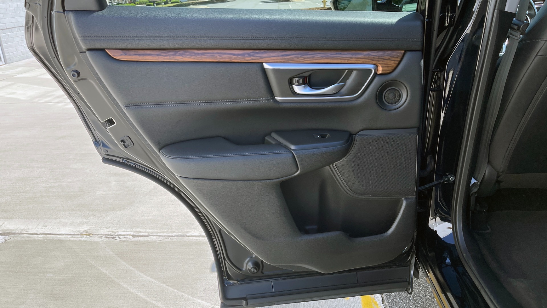 Used 2017 Honda CR-V EX-L / 1.5L TURBO / SUNROOF / BLIND SPOT SYSTEM / REARVIEW for sale Sold at Formula Imports in Charlotte NC 28227 44