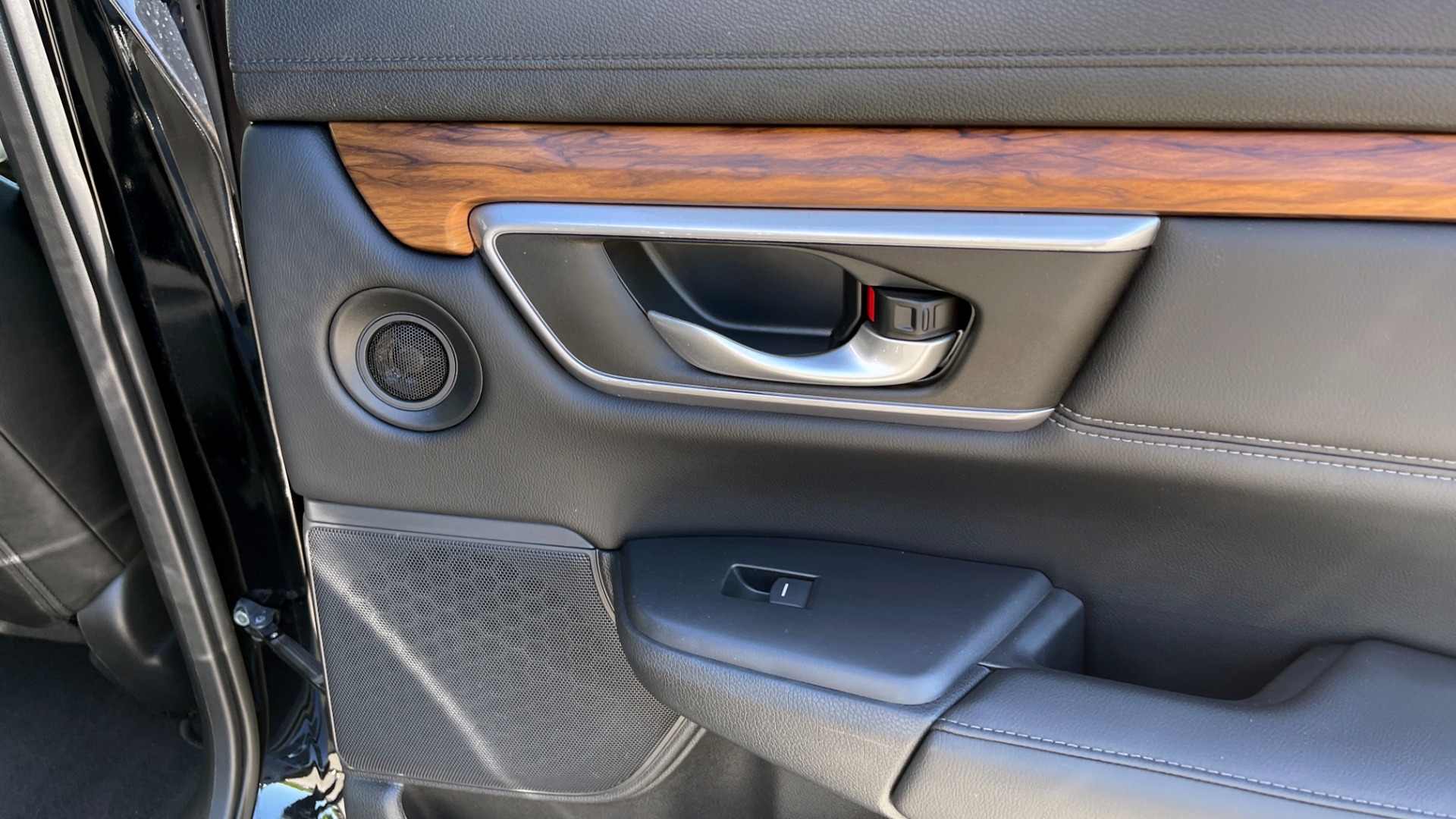 Used 2017 Honda CR-V EX-L / 1.5L TURBO / SUNROOF / BLIND SPOT SYSTEM / REARVIEW for sale Sold at Formula Imports in Charlotte NC 28227 52