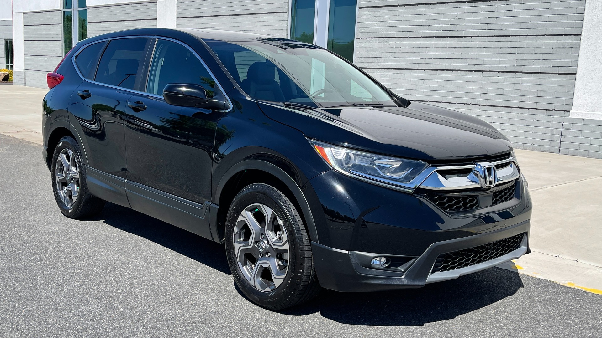 Used 2017 Honda CR-V EX-L / 1.5L TURBO / SUNROOF / BLIND SPOT SYSTEM / REARVIEW for sale Sold at Formula Imports in Charlotte NC 28227 6