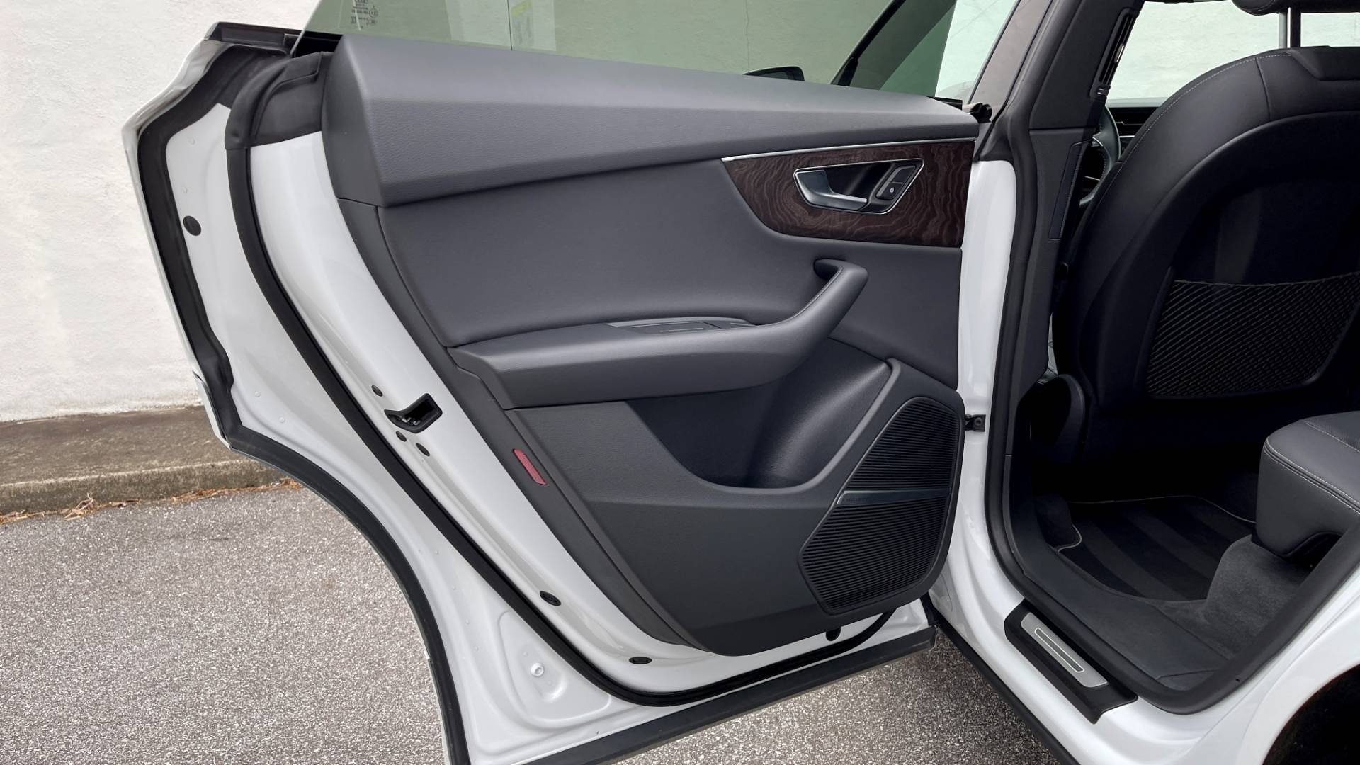 Used 2020 Audi Q8 PREMIUM PLUS / NAV / S-LINE / TOWING / BLACK OPTIC / B&O SND / REARVIEW for sale Sold at Formula Imports in Charlotte NC 28227 20