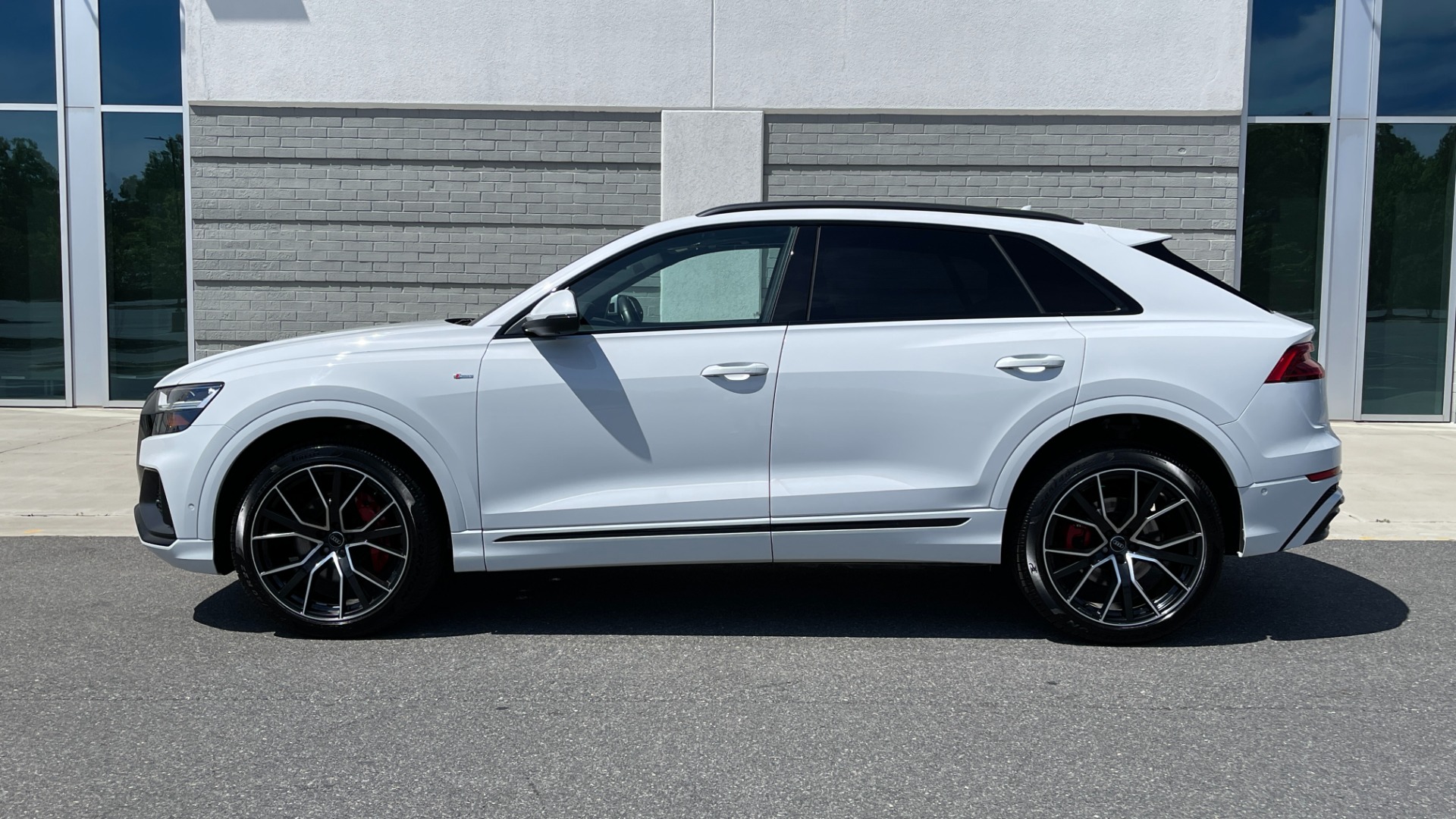 Used 2020 Audi Q8 PREMIUM PLUS / NAV / S-LINE / TOWING / BLACK OPTIC / B&O SND / REARVIEW for sale Sold at Formula Imports in Charlotte NC 28227 3