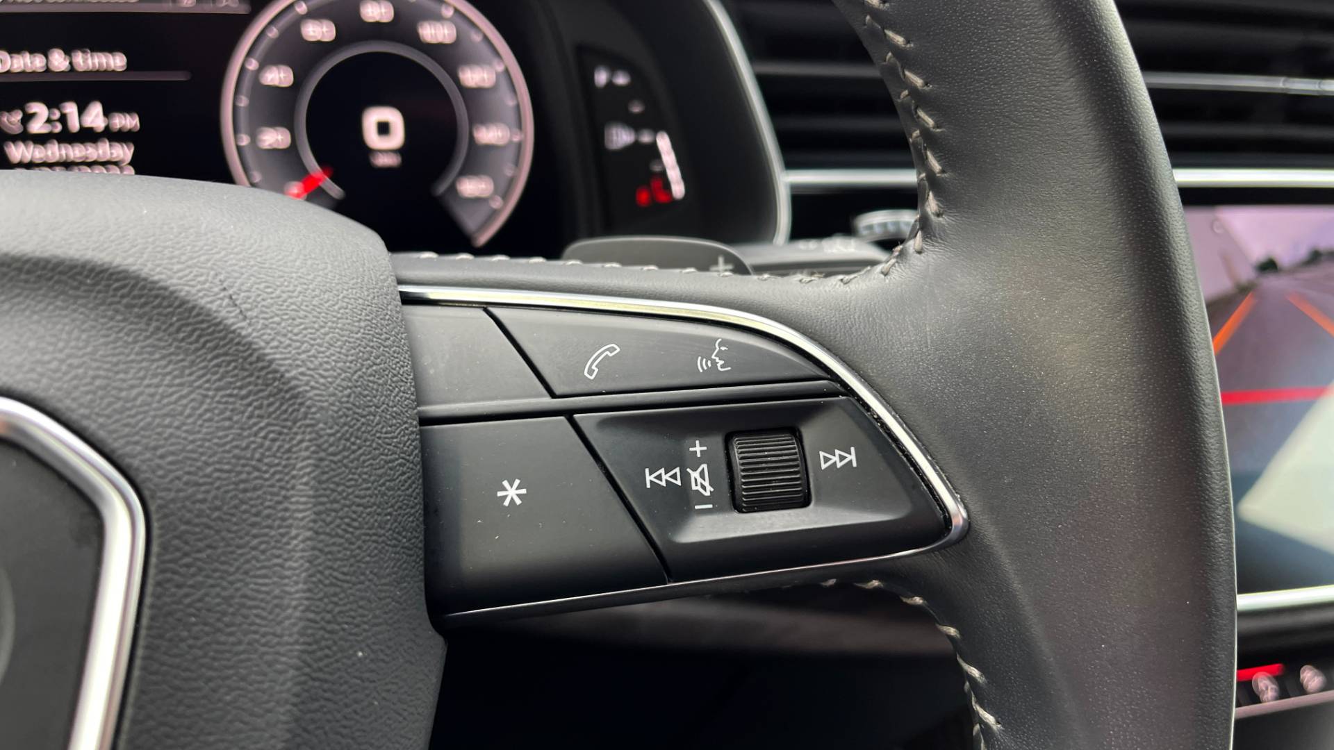Used 2020 Audi Q8 PREMIUM PLUS / NAV / S-LINE / TOWING / BLACK OPTIC / B&O SND / REARVIEW for sale Sold at Formula Imports in Charlotte NC 28227 34