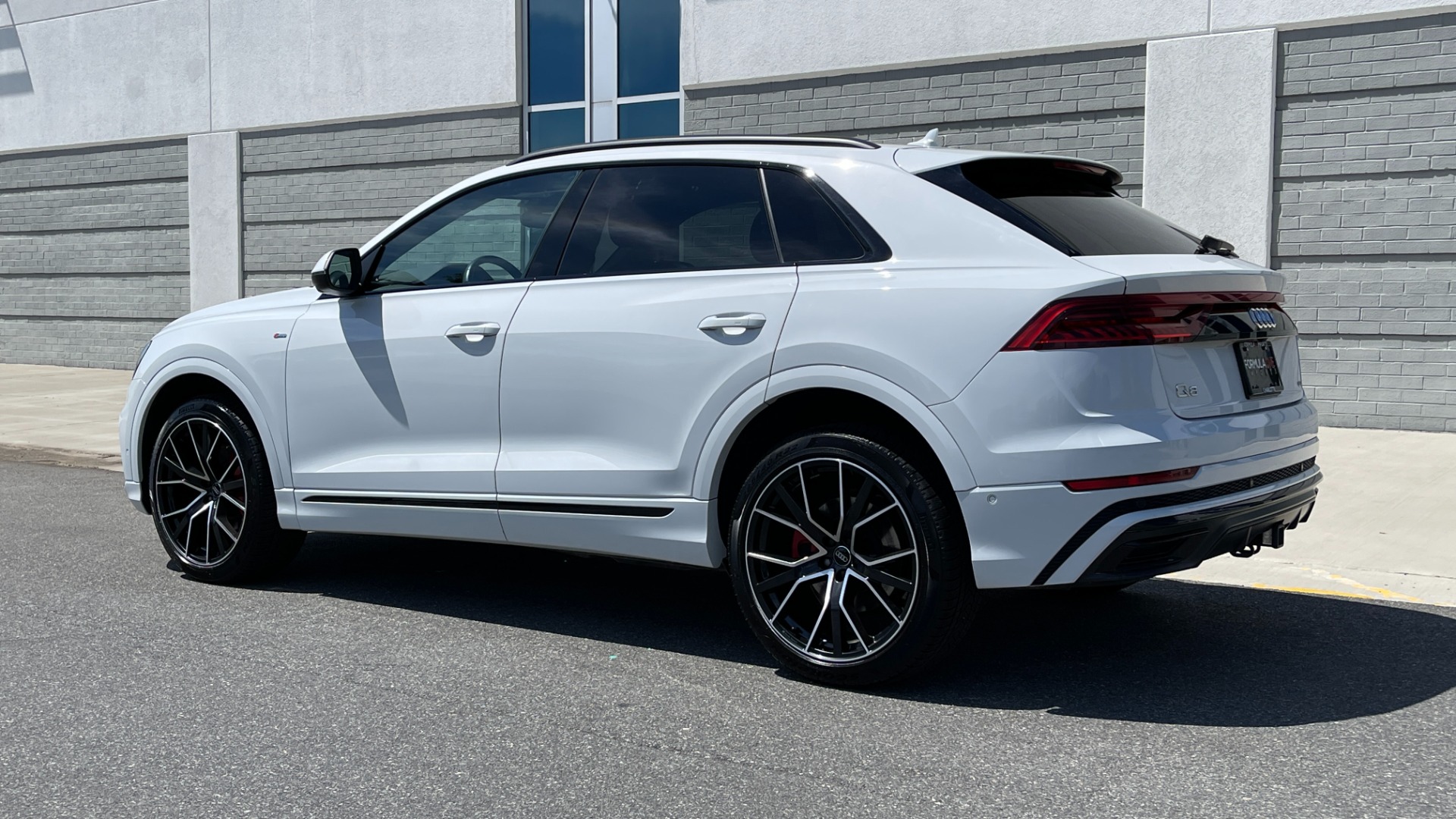 Used 2020 Audi Q8 PREMIUM PLUS / NAV / S-LINE / TOWING / BLACK OPTIC / B&O SND / REARVIEW for sale Sold at Formula Imports in Charlotte NC 28227 4