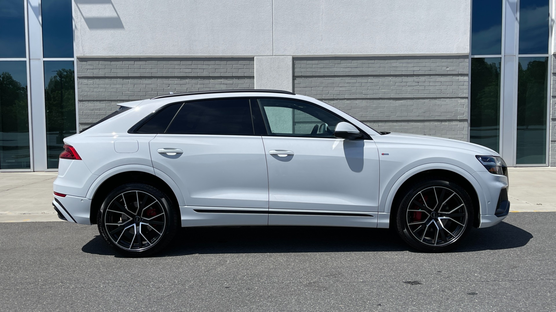 Used 2020 Audi Q8 PREMIUM PLUS / NAV / S-LINE / TOWING / BLACK OPTIC / B&O SND / REARVIEW for sale Sold at Formula Imports in Charlotte NC 28227 6