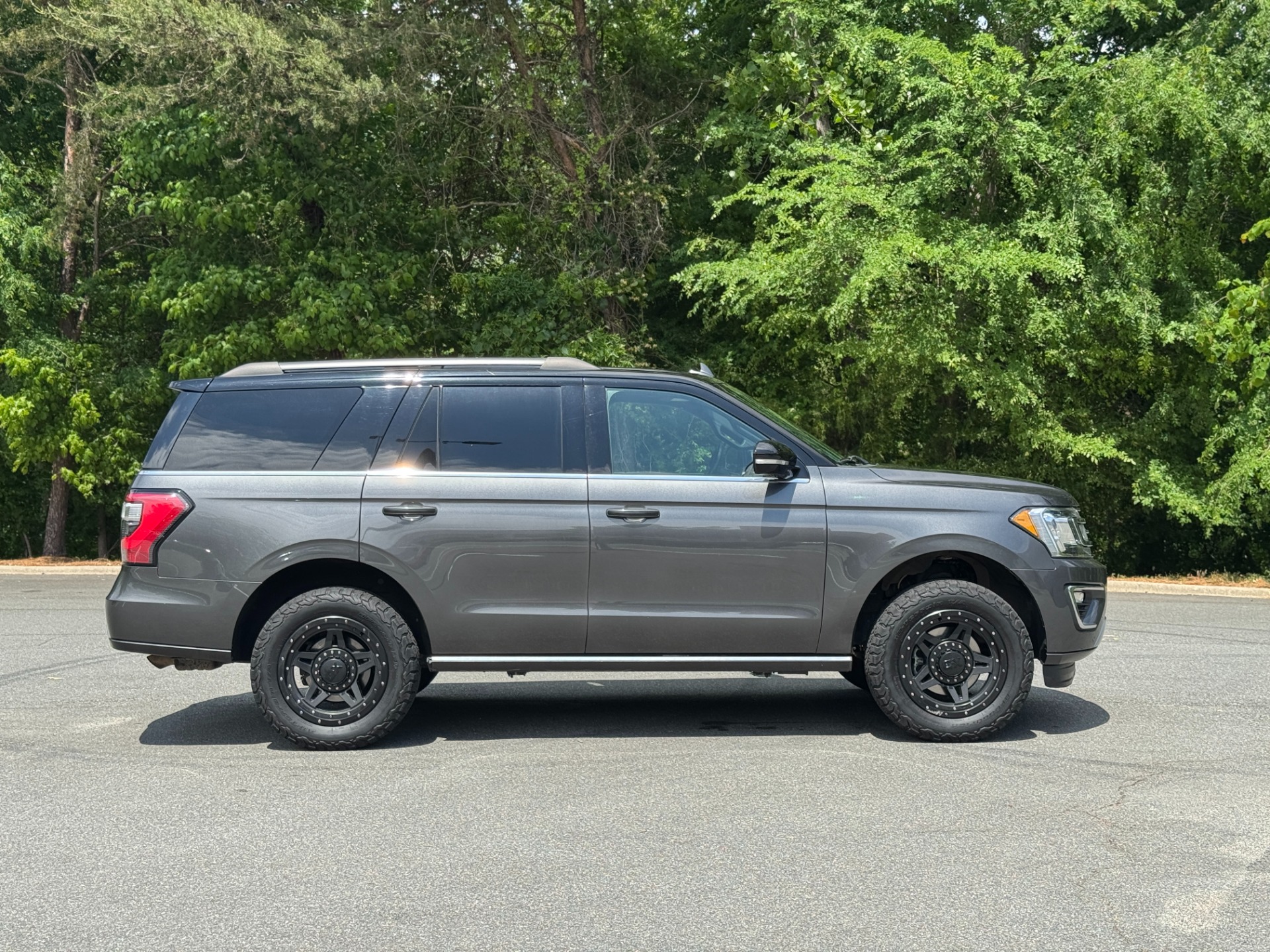 Used 2018 Ford Expedition Limited for sale Sold at Formula Imports in Charlotte NC 28227 14