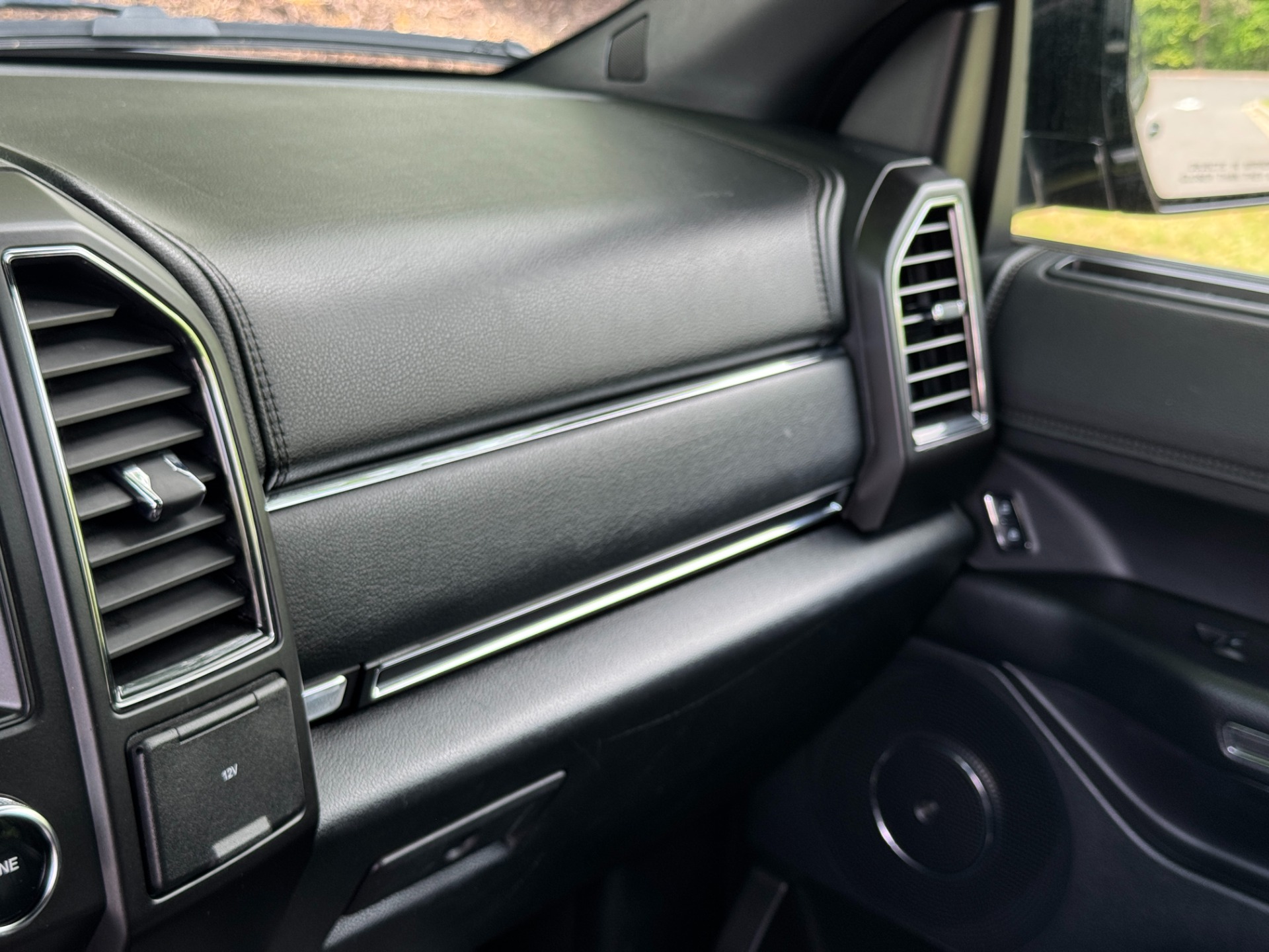 Used 2018 Ford Expedition Limited for sale Sold at Formula Imports in Charlotte NC 28227 37