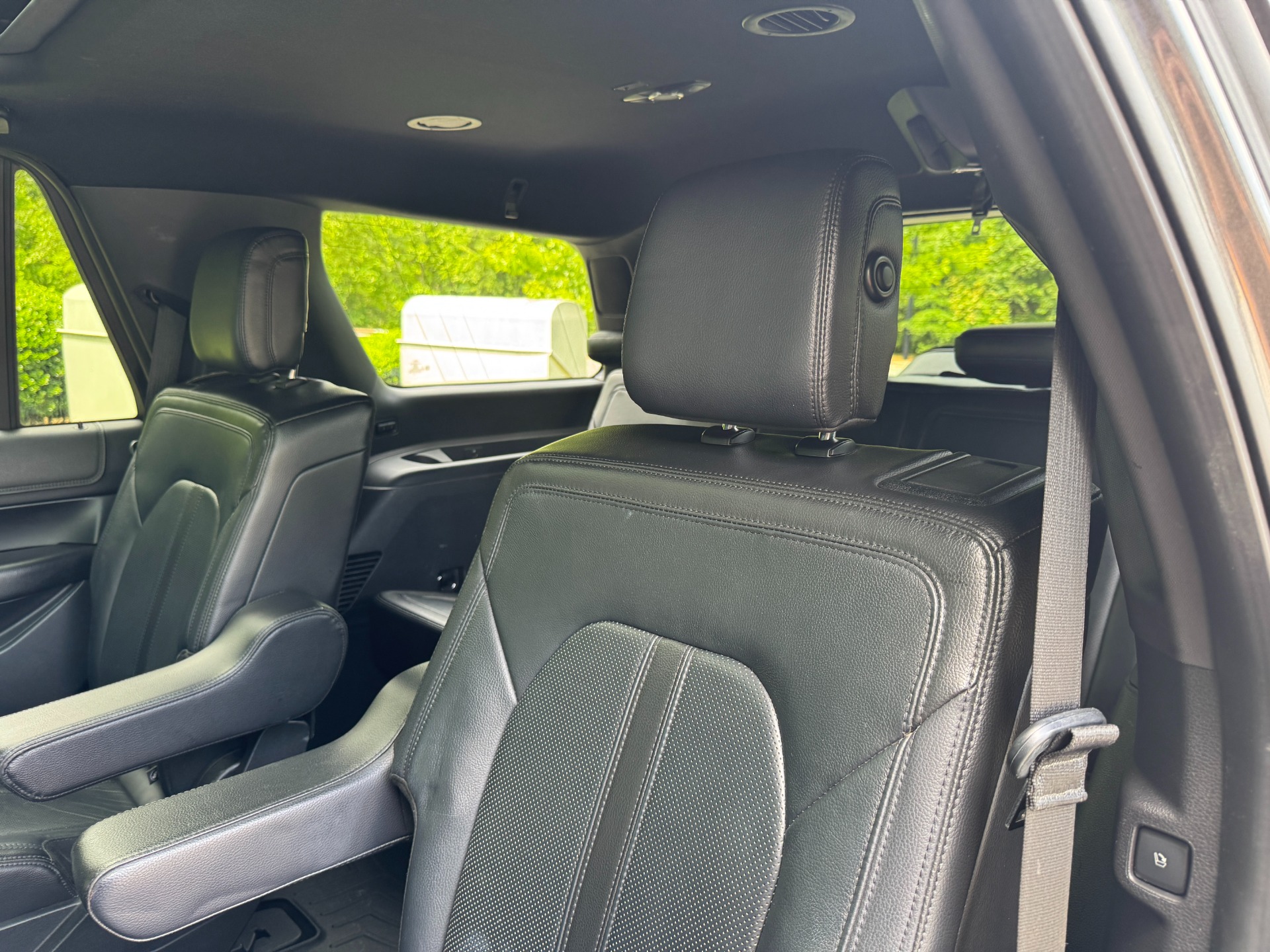 Used 2018 Ford Expedition Limited for sale Sold at Formula Imports in Charlotte NC 28227 46