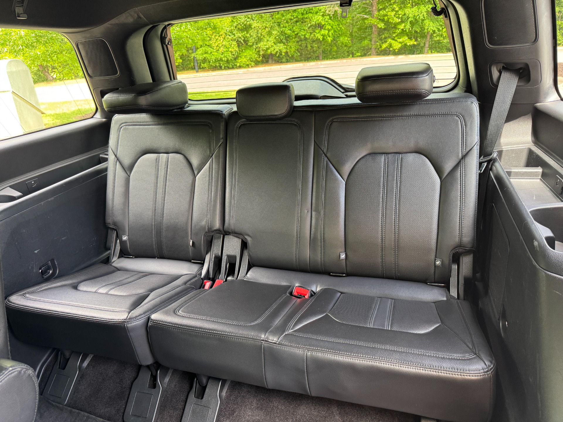 Used 2018 Ford Expedition Limited for sale Sold at Formula Imports in Charlotte NC 28227 48
