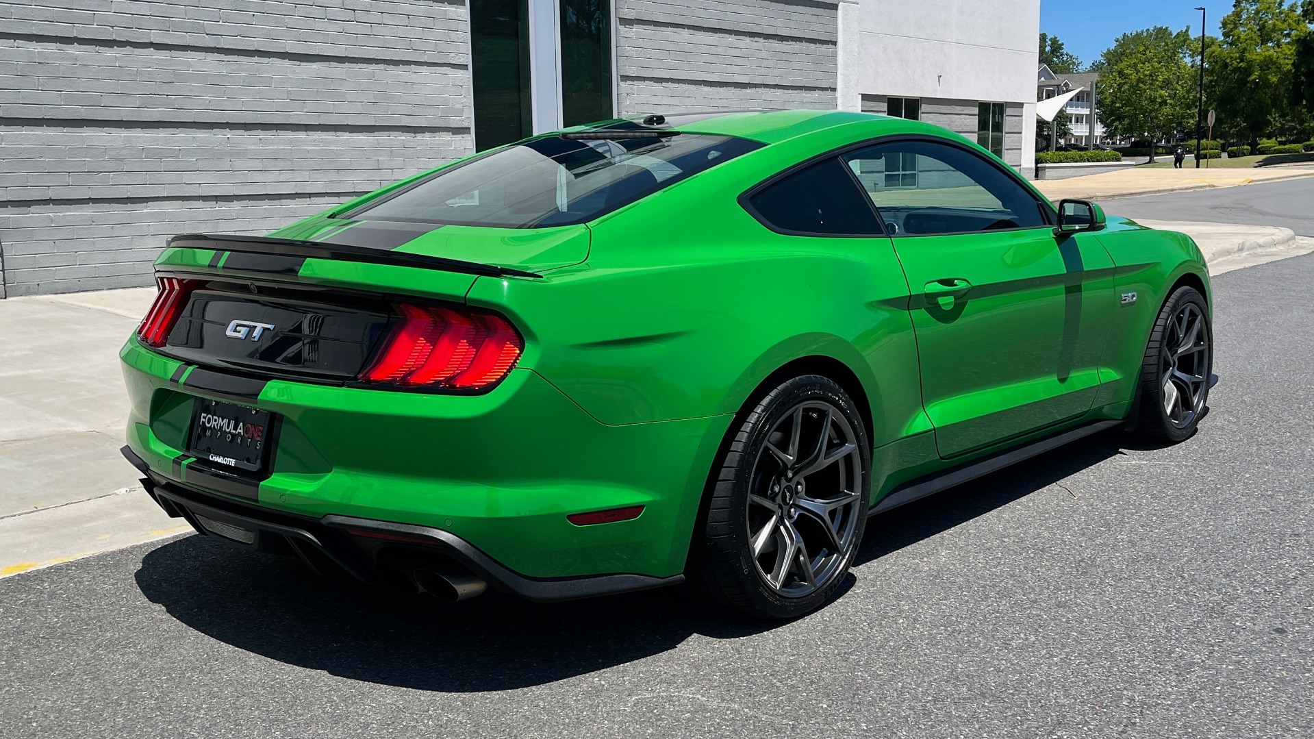 Used 2019 Ford MUSTANG GT PREMIUM COUPE / MANUAL / NAV /A/C / VENTILATED SEATS / 19IN WHLS / REARV for sale Sold at Formula Imports in Charlotte NC 28227 10