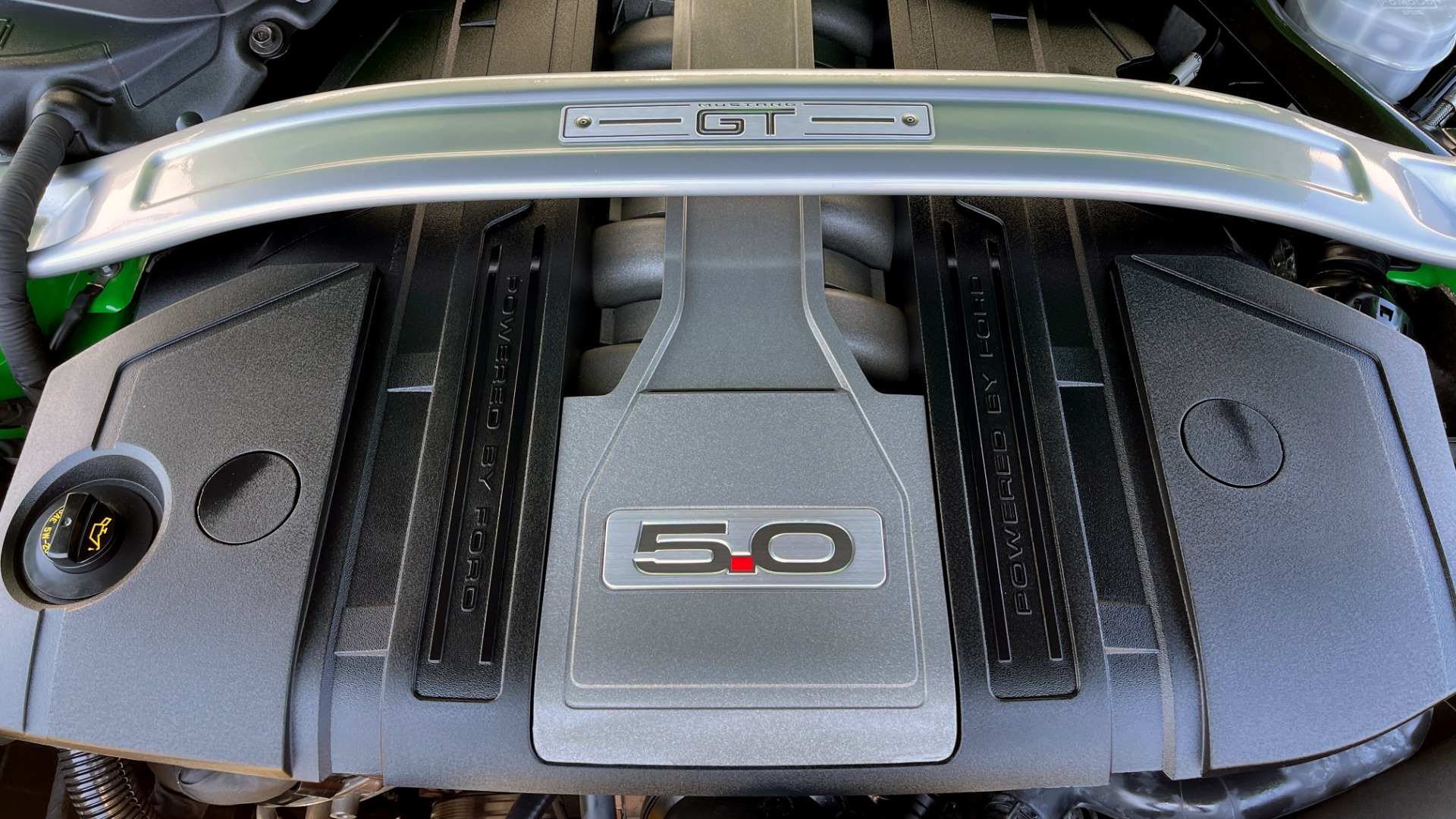 Used 2019 Ford MUSTANG GT PREMIUM COUPE / MANUAL / NAV /A/C / VENTILATED SEATS / 19IN WHLS / REARV for sale Sold at Formula Imports in Charlotte NC 28227 18