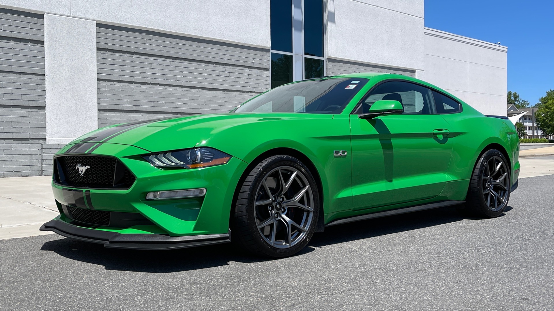Used 2019 Ford MUSTANG GT PREMIUM COUPE / MANUAL / NAV /A/C / VENTILATED SEATS / 19IN WHLS / REARV for sale Sold at Formula Imports in Charlotte NC 28227 2