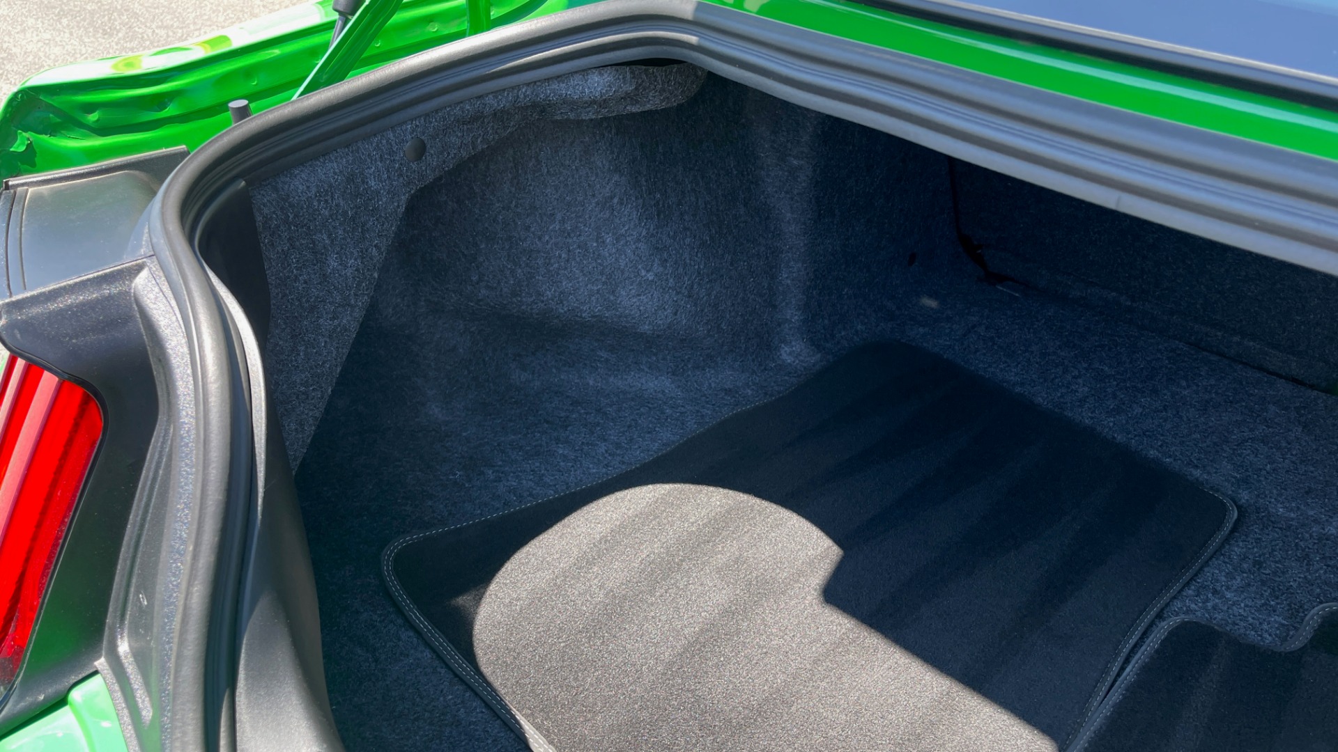 Used 2019 Ford MUSTANG GT PREMIUM COUPE / MANUAL / NAV /A/C / VENTILATED SEATS / 19IN WHLS / REARV for sale Sold at Formula Imports in Charlotte NC 28227 23