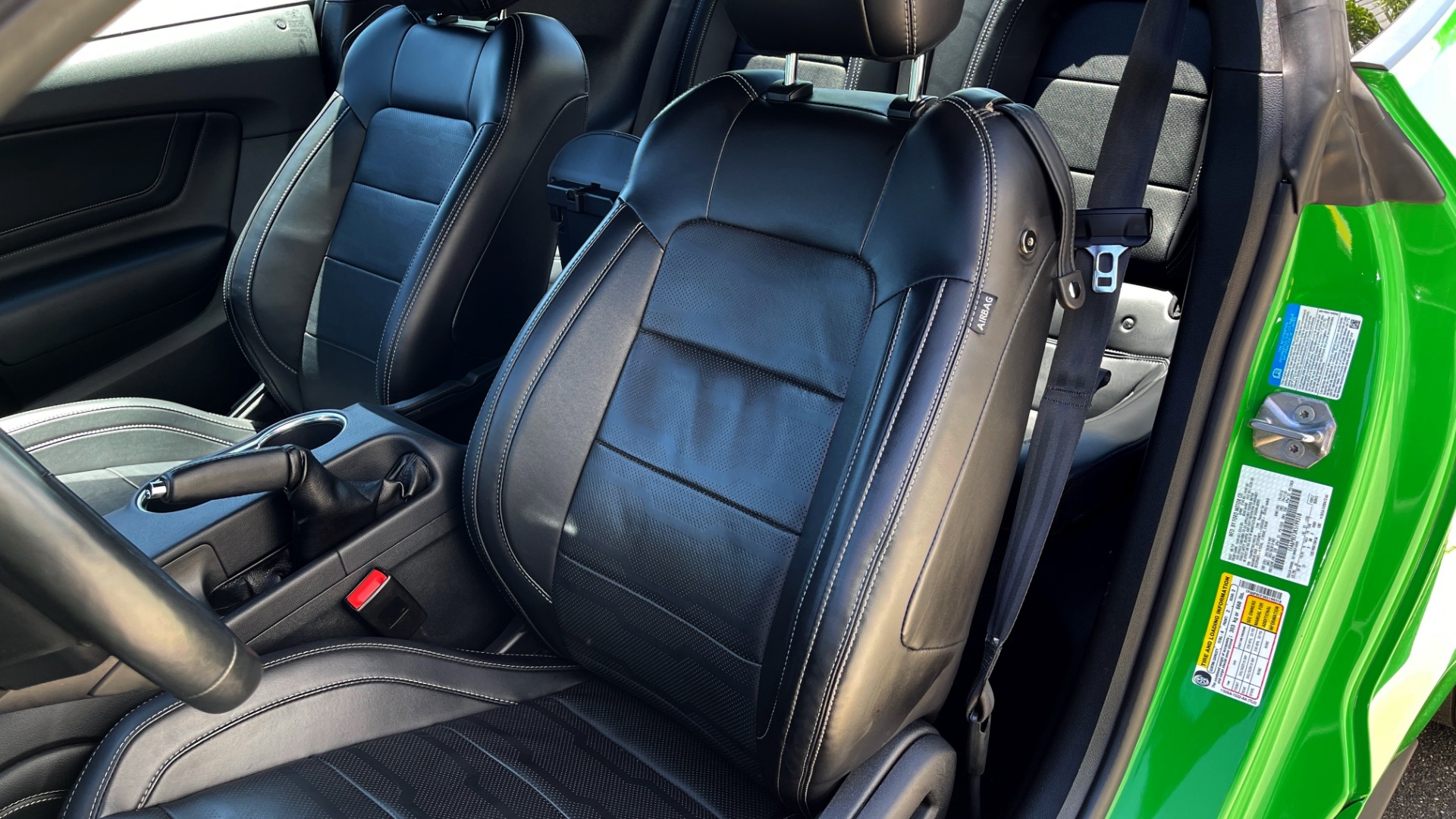 Used 2019 Ford MUSTANG GT PREMIUM COUPE / MANUAL / NAV /A/C / VENTILATED SEATS / 19IN WHLS / REARV for sale Sold at Formula Imports in Charlotte NC 28227 31