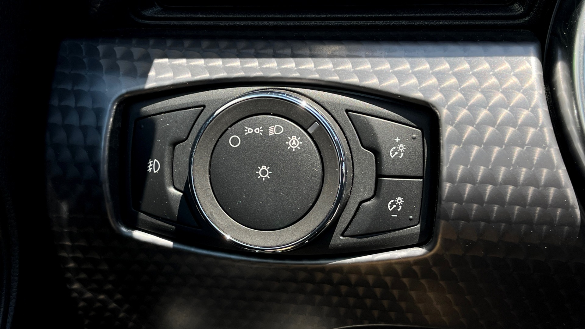 Used 2019 Ford MUSTANG GT PREMIUM COUPE / MANUAL / NAV /A/C / VENTILATED SEATS / 19IN WHLS / REARV for sale Sold at Formula Imports in Charlotte NC 28227 36