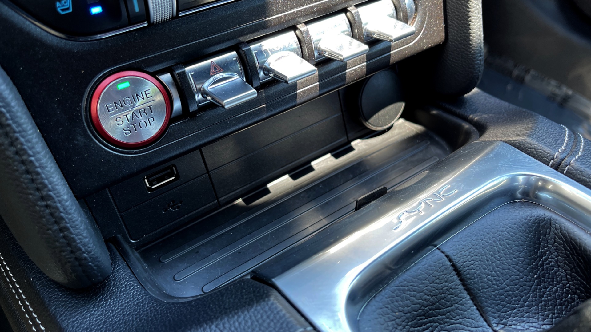 Used 2019 Ford MUSTANG GT PREMIUM COUPE / MANUAL / NAV /A/C / VENTILATED SEATS / 19IN WHLS / REARV for sale Sold at Formula Imports in Charlotte NC 28227 49